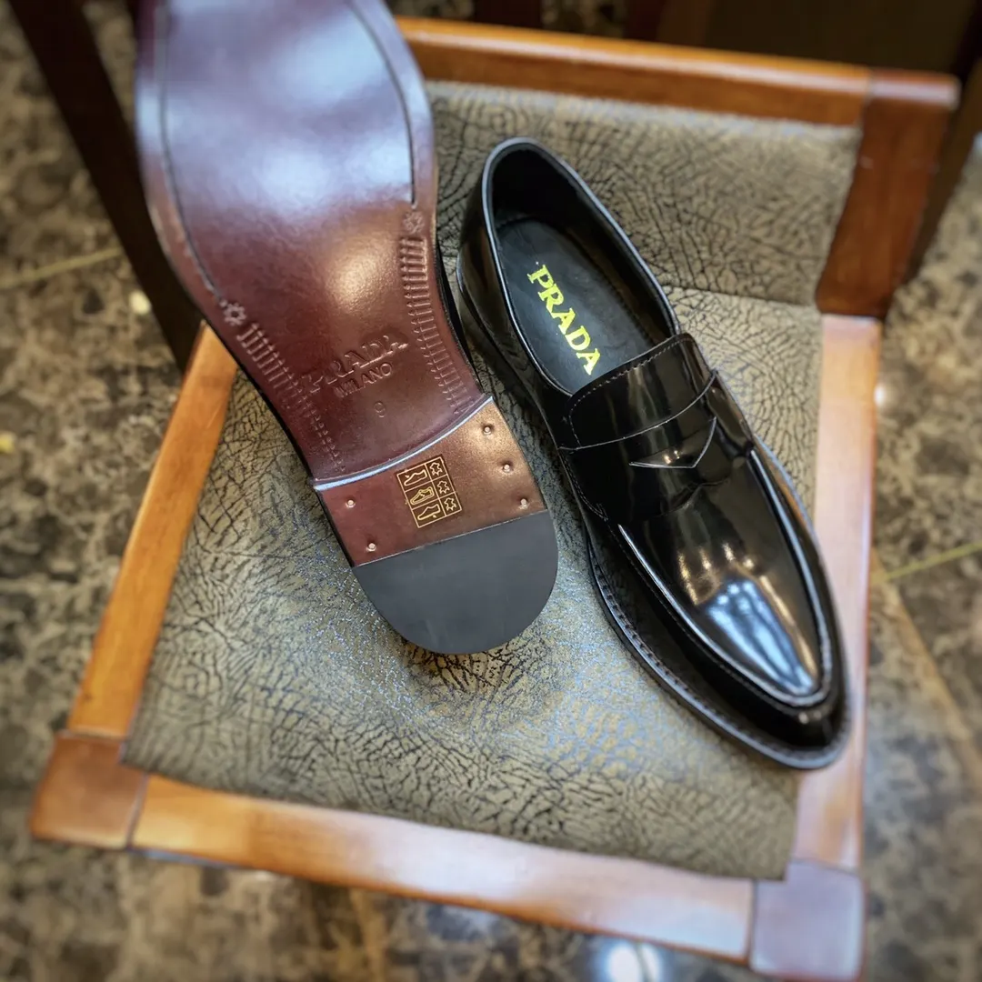 PRADA 牛皮 休闲鞋 舒适百搭款