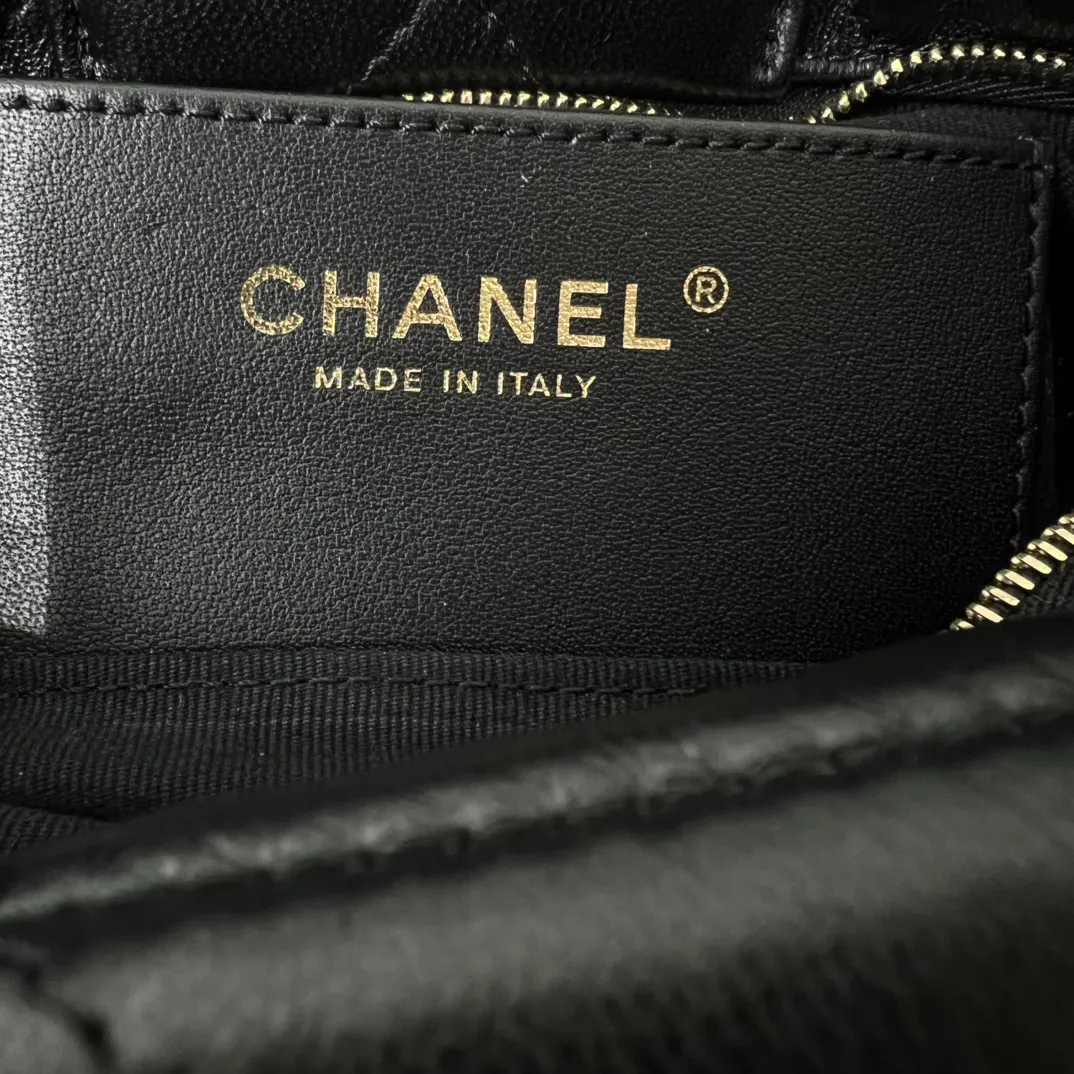 Chanel 黑色小牛皮手提鏈條包 褶皱