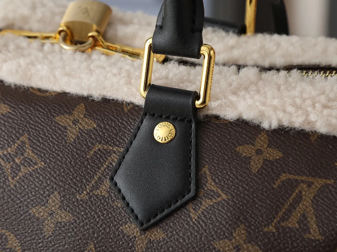 Fashion Item Travel Canvas