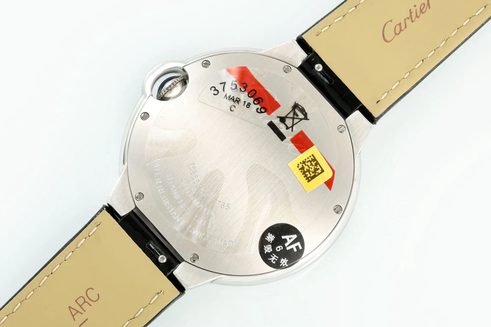 Cartier 装卸零难度 无需繁琐步骤 没有零件丢失风险 手表 经典腕表款