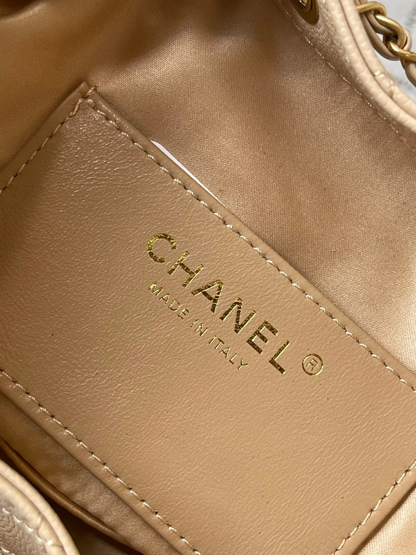 CHANEL 白色 金色 小牛皮 腋下包 复古腋下背款