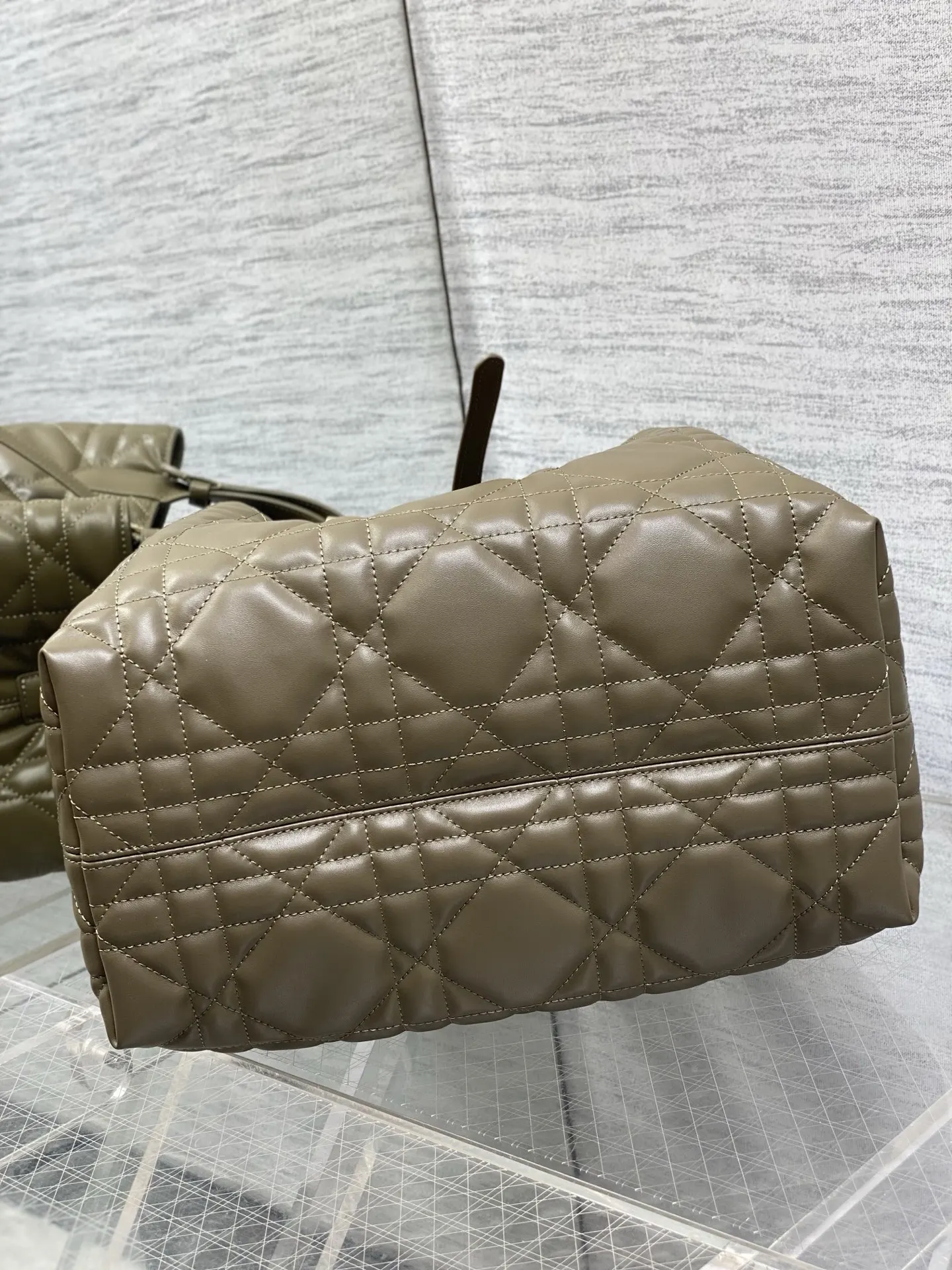 綠色 小牛皮 裸綠色中号 全新升级 内里牛皮 带着 Toujou 收納包 旅行收納款