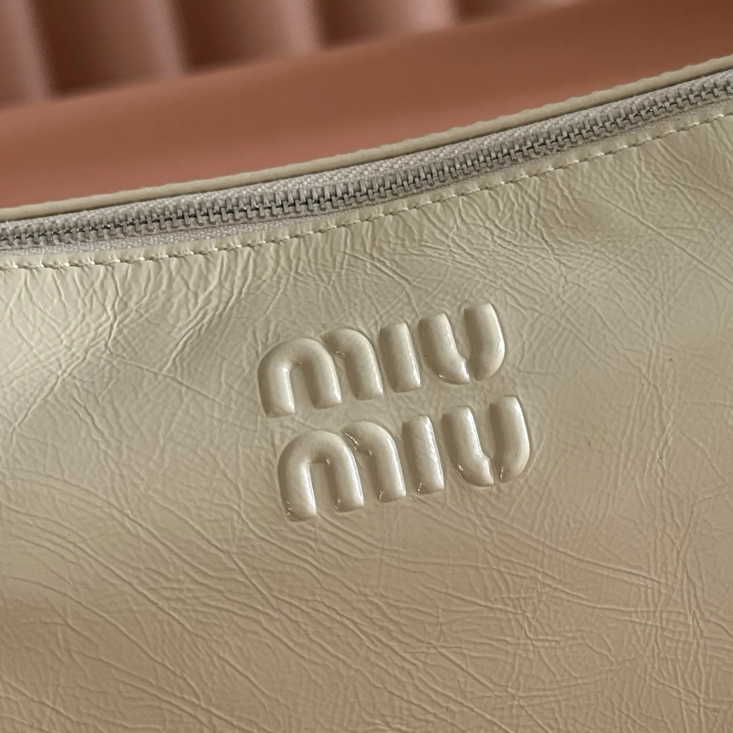 Miu 牛皮 腋下包 復古腋下背款