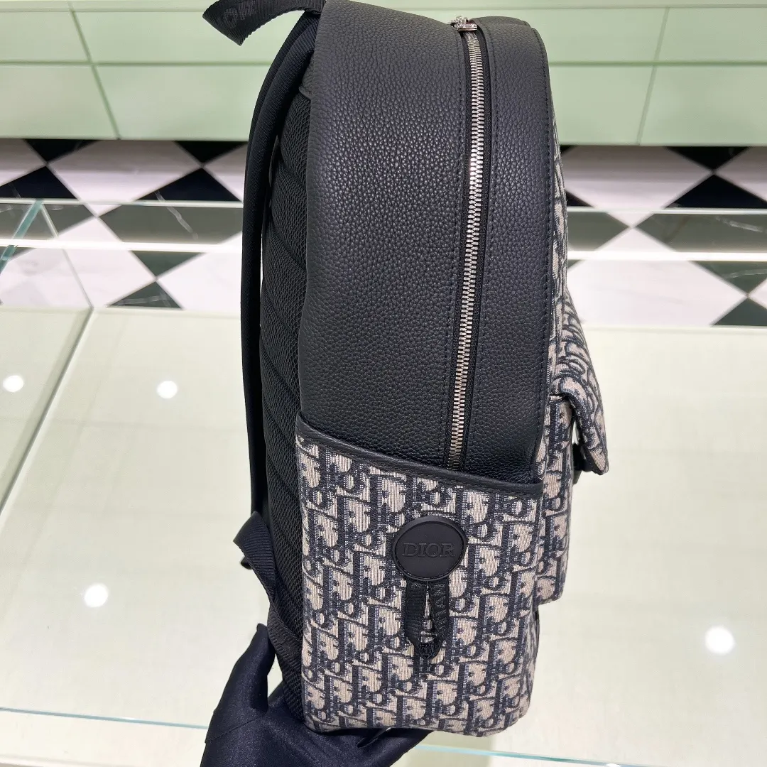 黑色 老花 牛皮 Travel雙肩背包 当下最受欢迎的包包之一 雙肩包 实用雙肩款