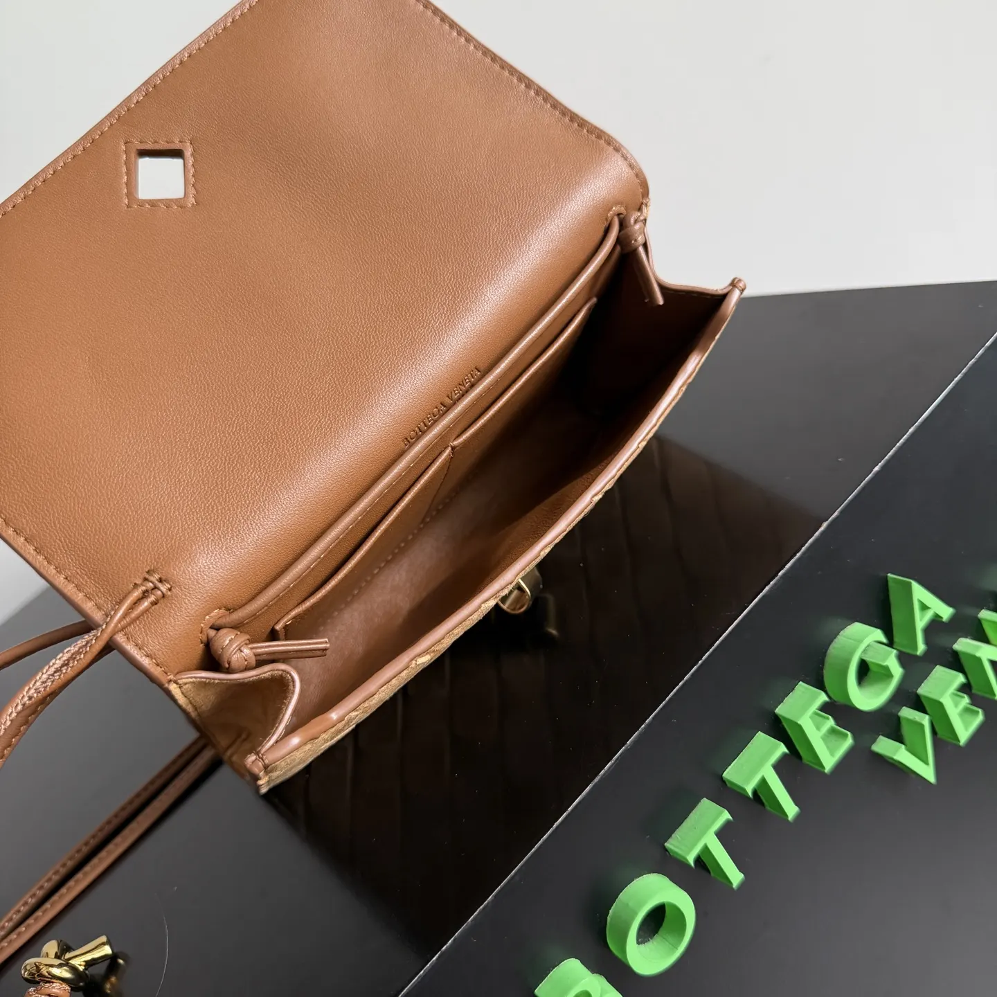 Bottega Veneta 皮革 手拿包 精致手拿款
