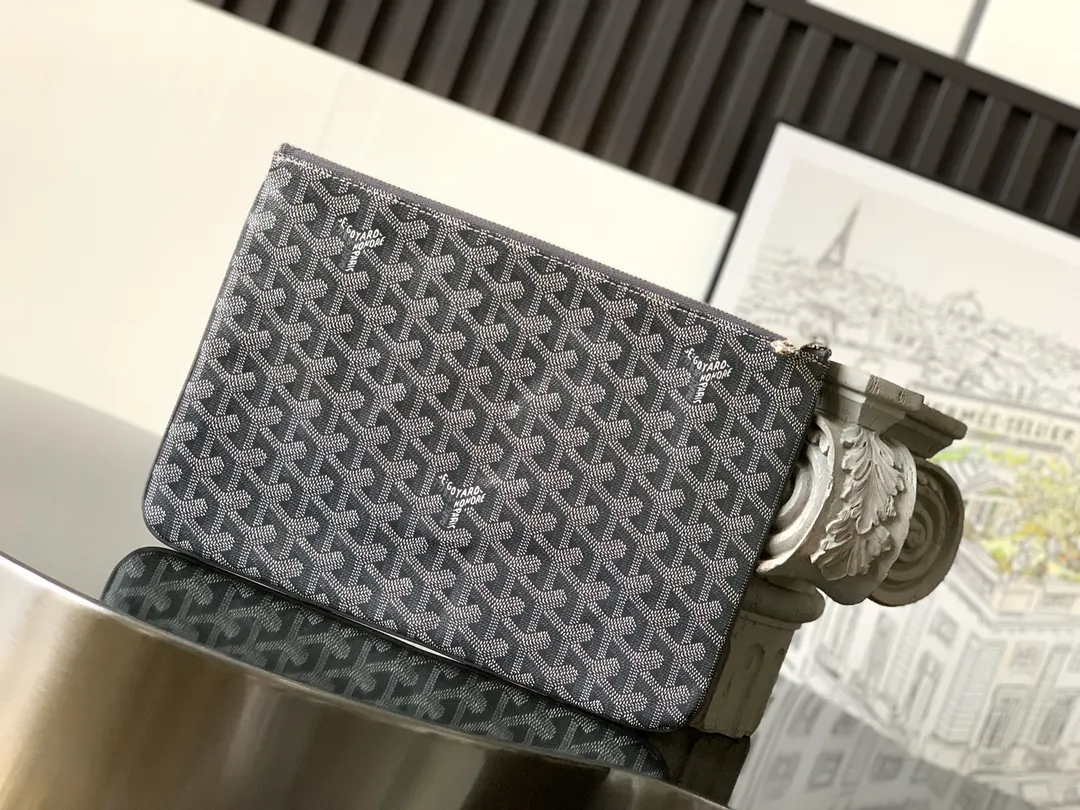 Goyard 灰色 鼎鼎戈雅 手拿包 精致手拿款
