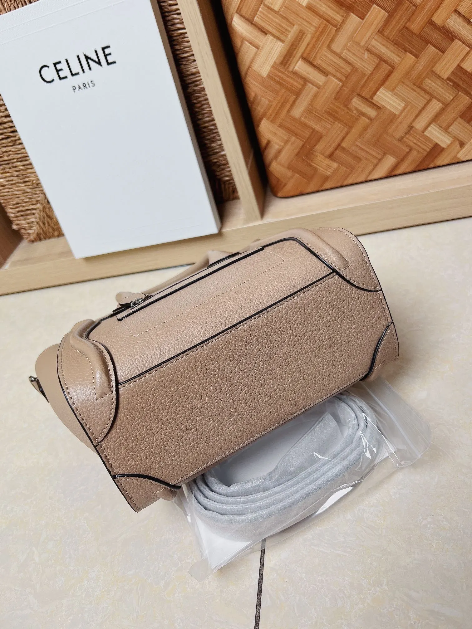 Crossbody Bag Lightweight Leather