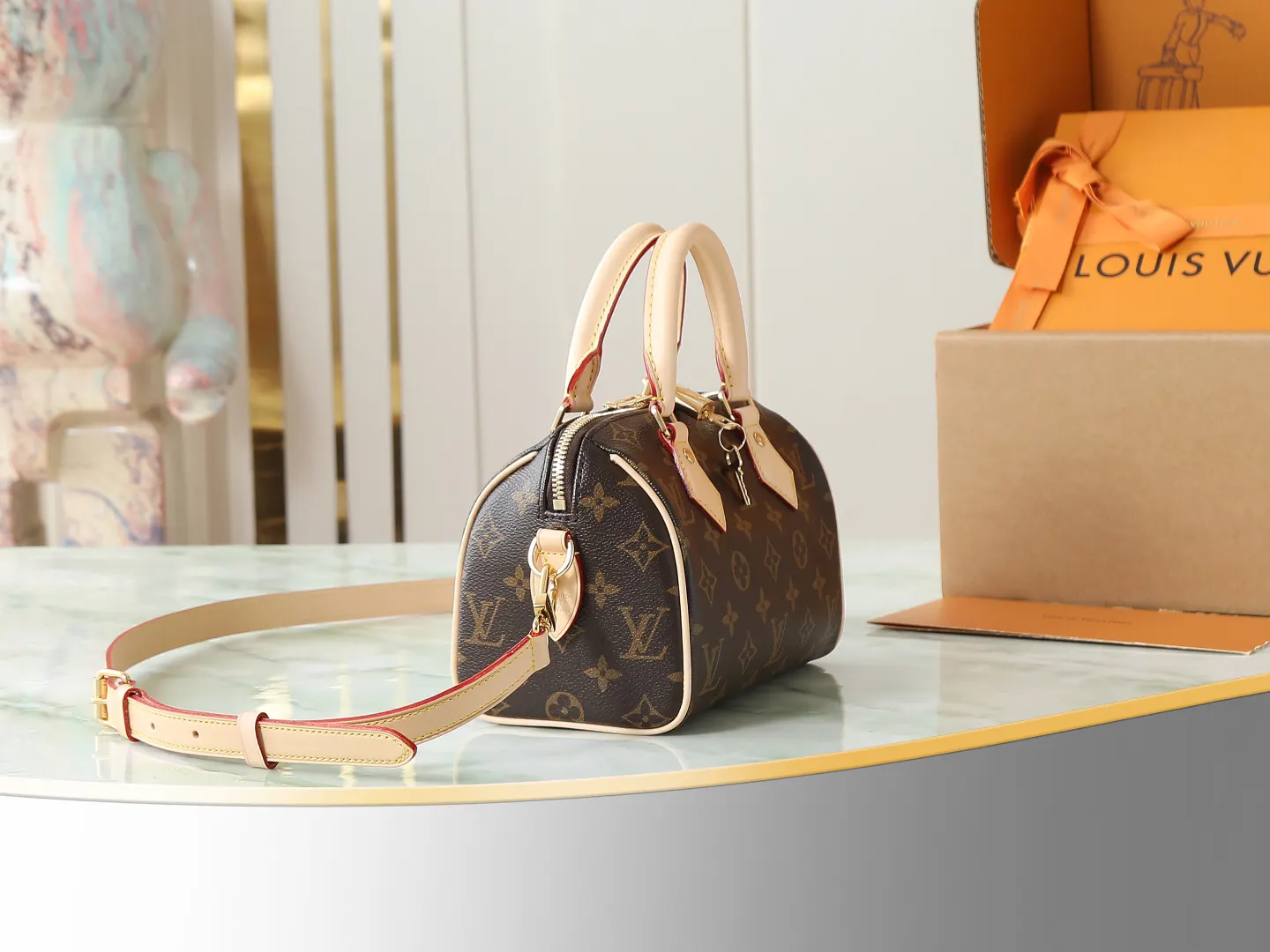 LV Speedy classic Monogram, travel bag, large-capacity travel model Image 2 LV Speedy classic Monogram, travel bag, large-capacity travel model Image 2