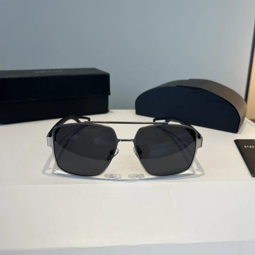 Prada 太阳眼镜 时尚遮阳 太阳镜