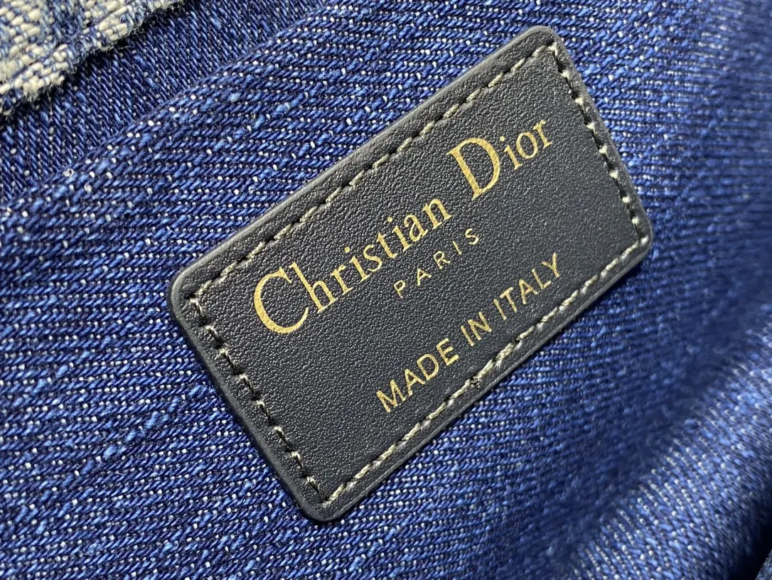 Dior 黑色漆皮手提斜挎包