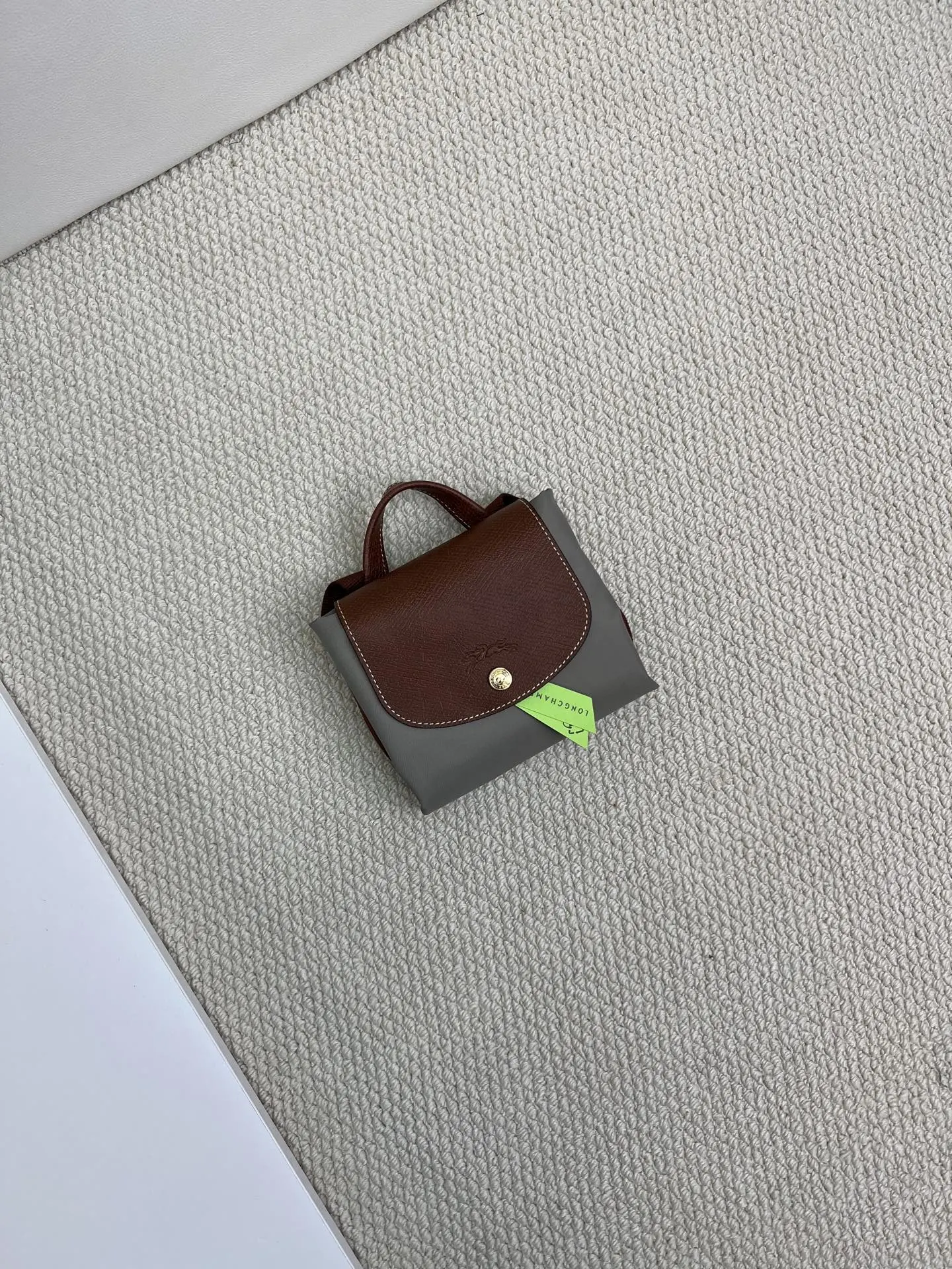 斑鸠灰 级别珑骧背包 斑鸠灰 级 雙肩包 实用雙肩款