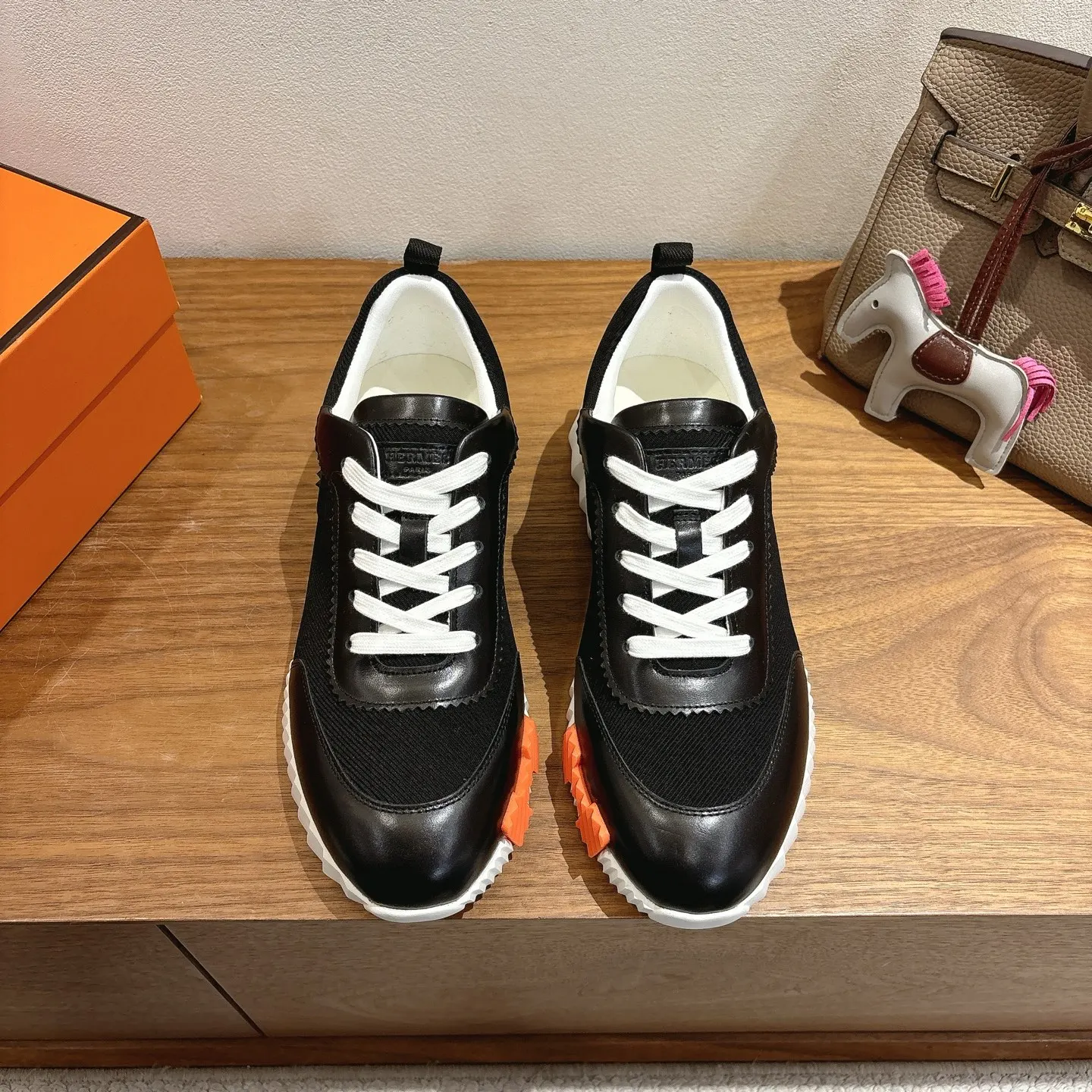 Hermès SS 运动鞋(數字3) Hermès SS 运动鞋(數字3)