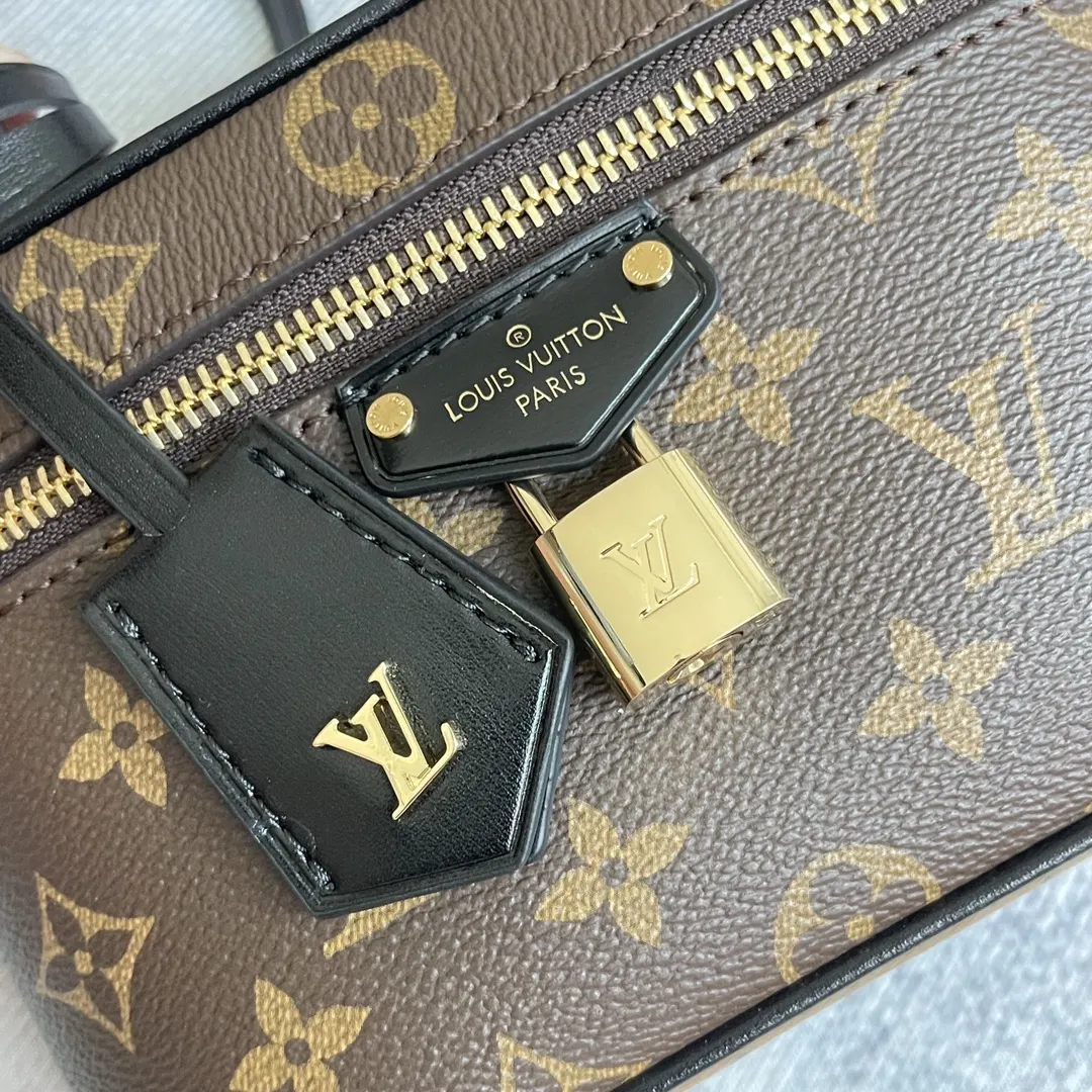 Louis Vuitton Monogram Chain Bag Canvas