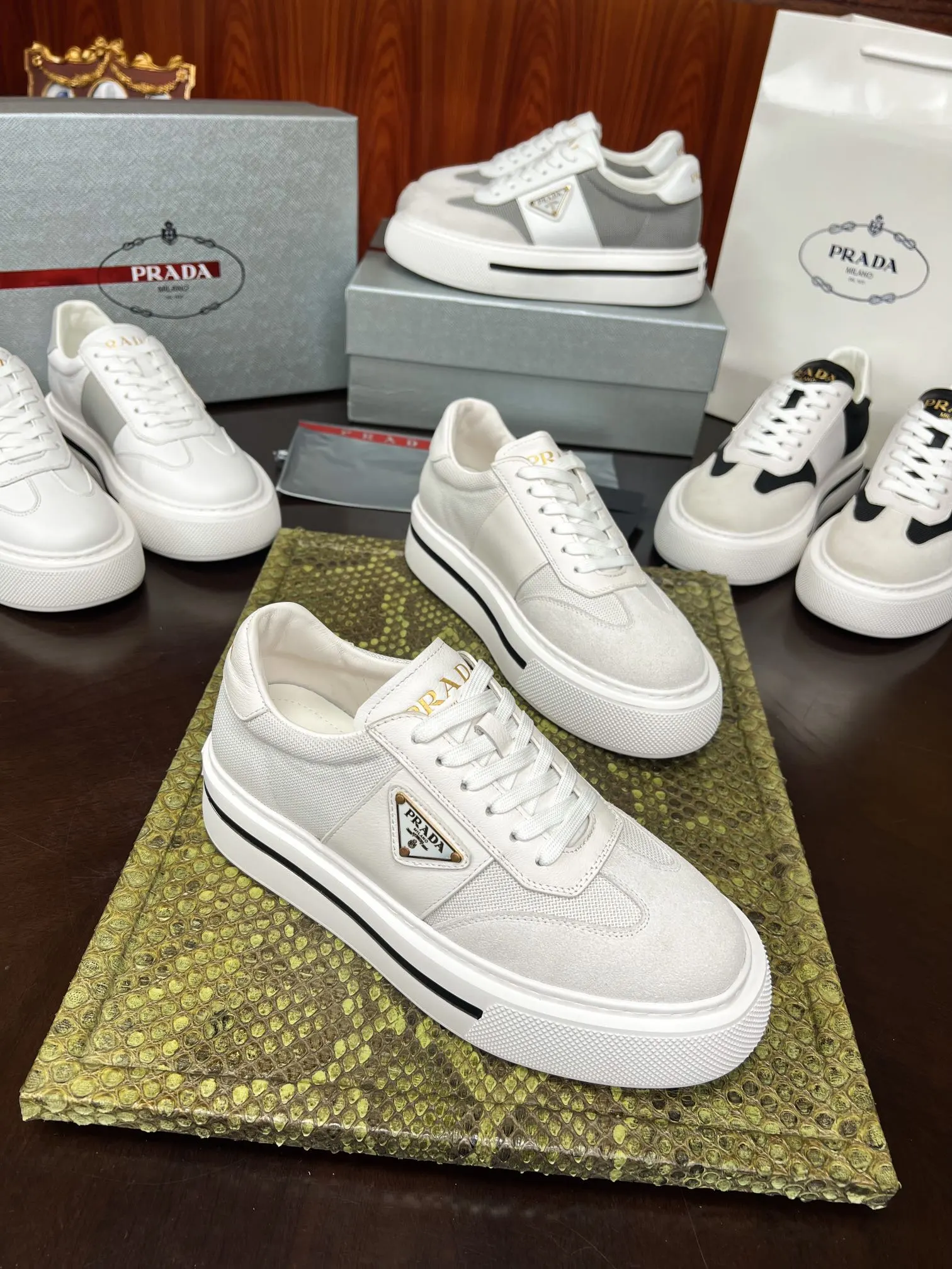 PRADA 牛皮 休闲鞋 舒适百搭款