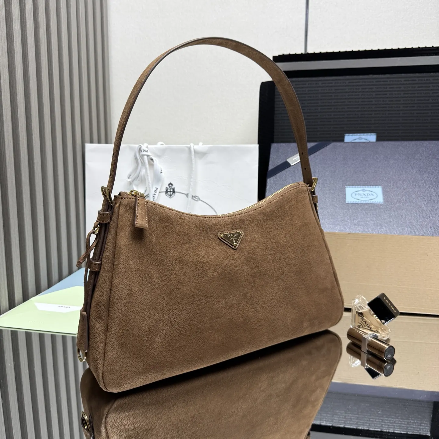 Prada 皮革 斜挎包