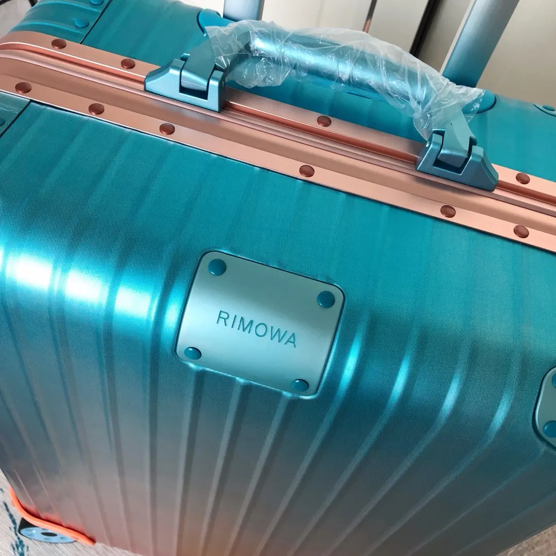 rimowa限量版糖果色满满的 少女心 漸變色 日 行李箱 旅行拉杆款 輕便出行款