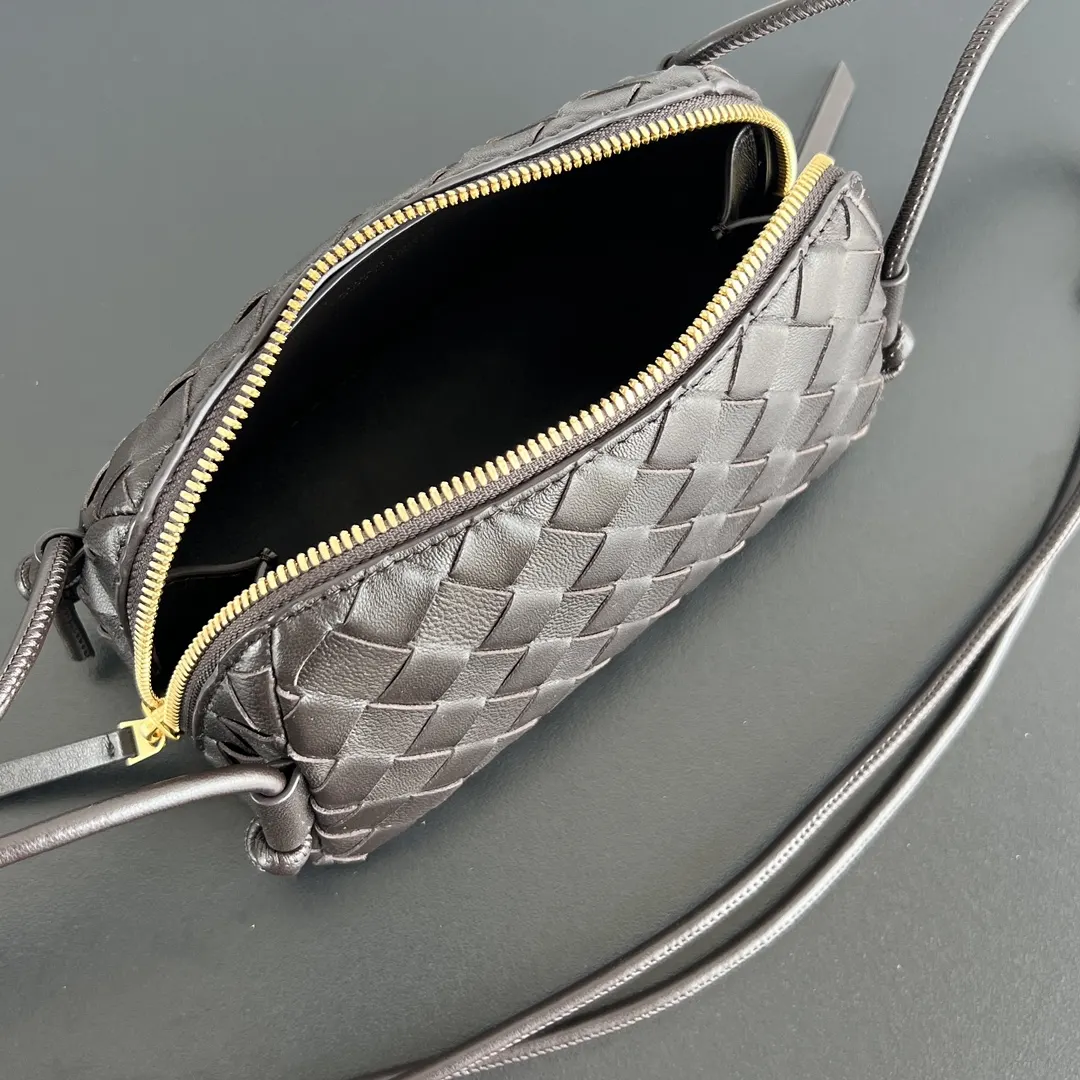 Bottega Veneta 腋下包 復古腋下背款