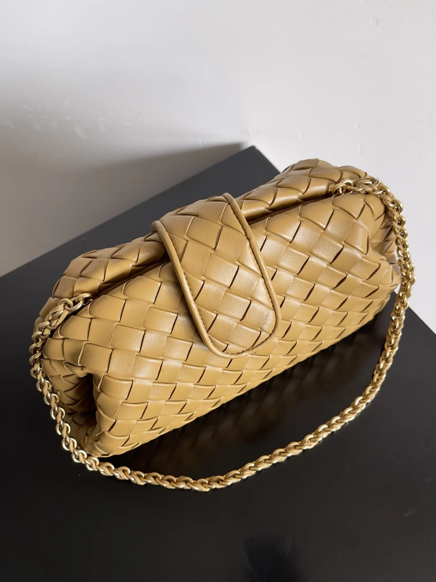 Bottega Veneta 鏈條包 精致鏈條款(數字8) Bottega Veneta 鏈條包 精致鏈條款(數字8)
