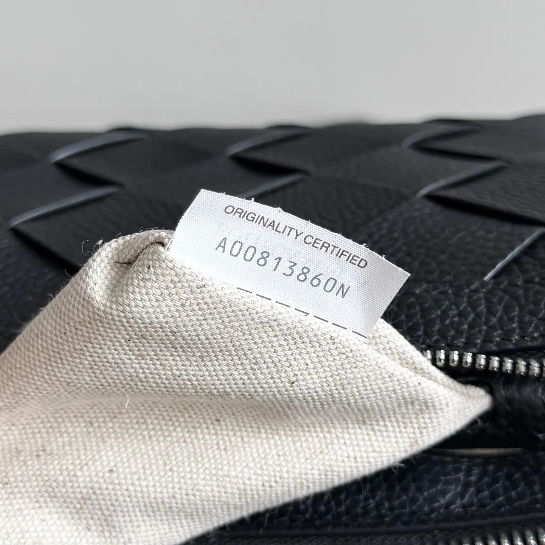 Bottega Veneta 小牛皮 斜挎包 轻便斜挎款