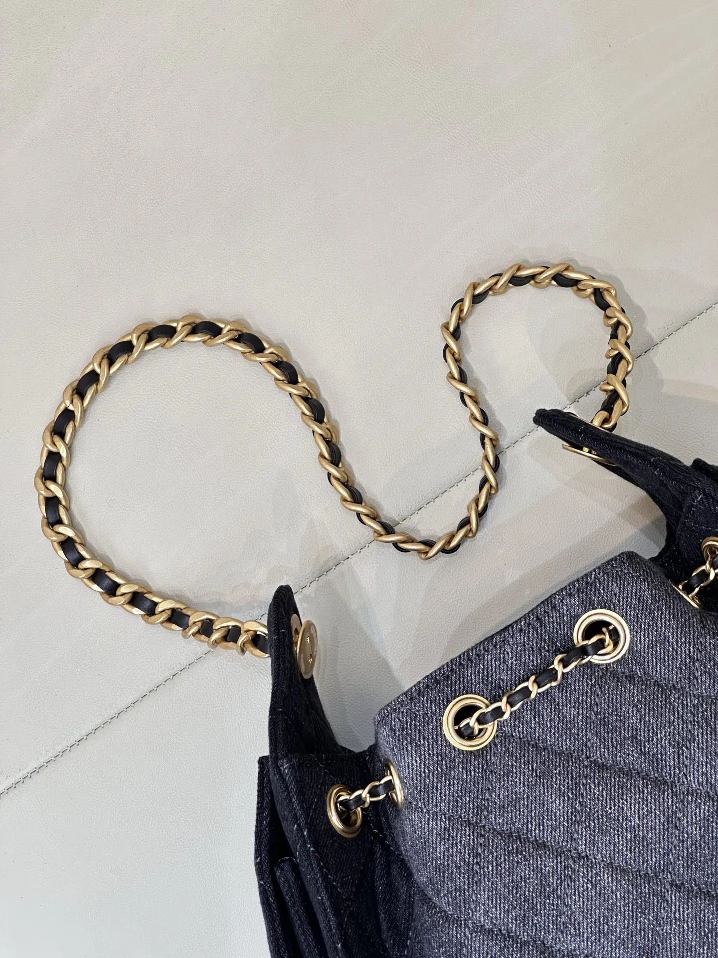 CHANEL 棕色牛皮Hobo腋下包 褶皱款