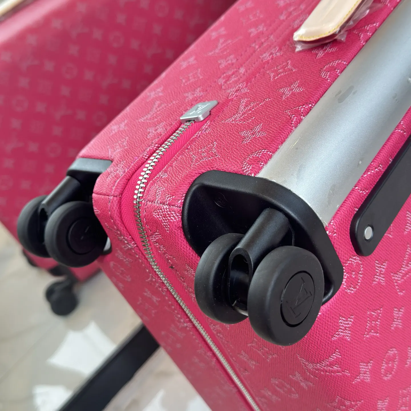 LV 老花 红色 帆布 行李箱 旅行拉杆款 轻便出行款