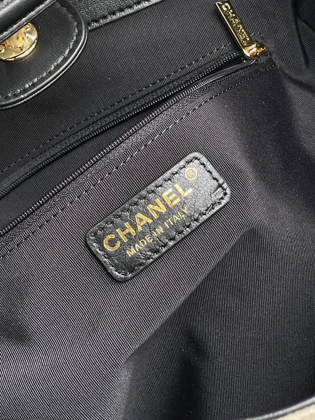 CHANEL Hobo 黑色 米色 羊皮 托特包 大容量托特款