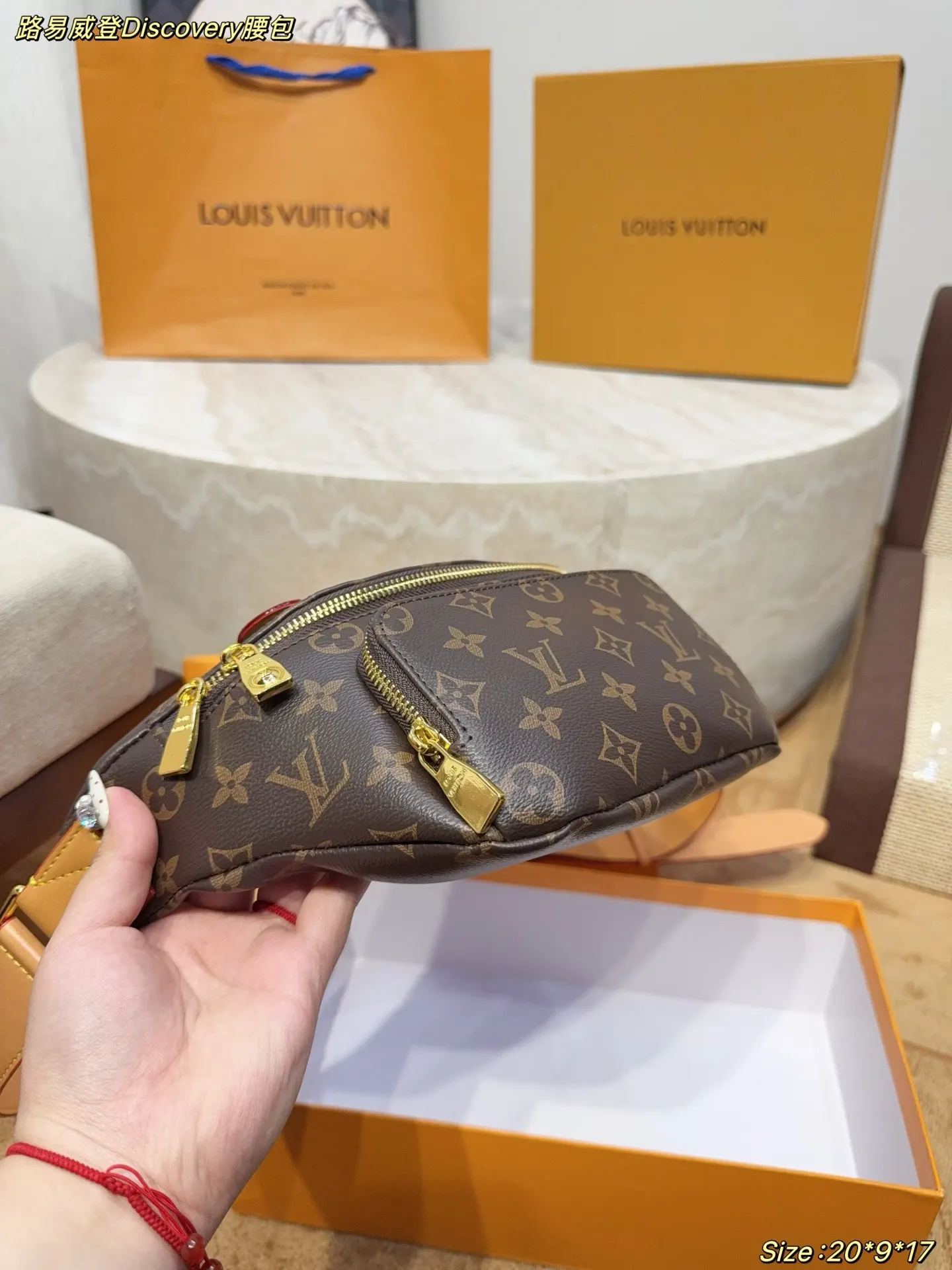 Louis Vuitton Monogram Crossbody Bag Lightweight Leather Image 9 Louis Vuitton Monogram Crossbody Bag Lightweight Leather Image 9