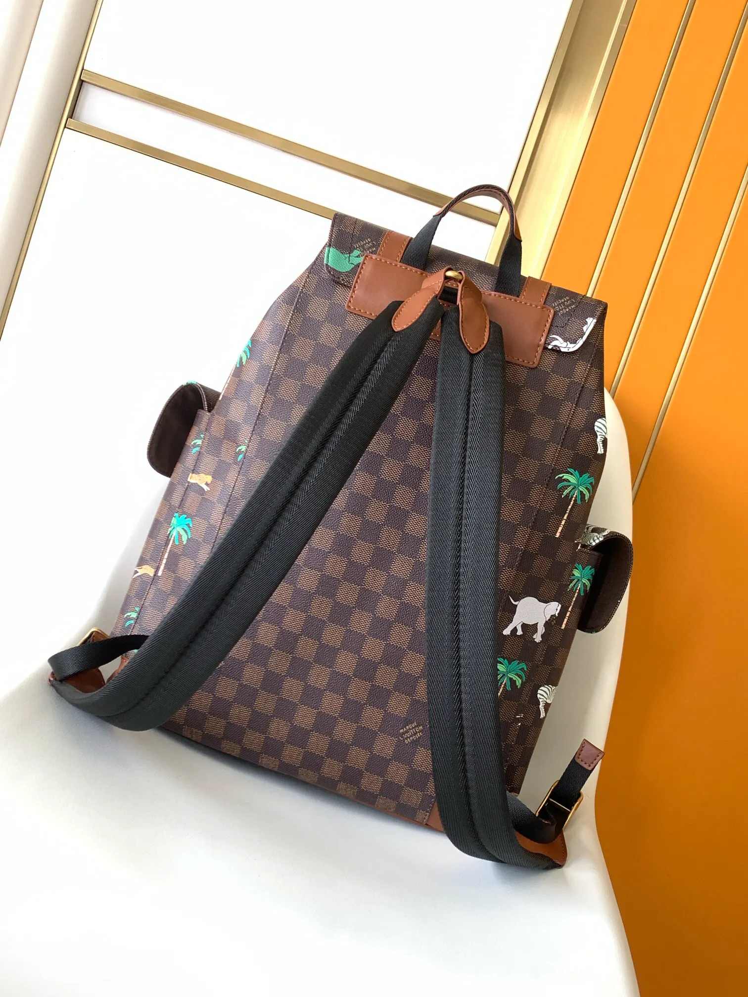 LV Christopher blue Monogram, backpack Image 4 LV Christopher blue Monogram, backpack Image 4