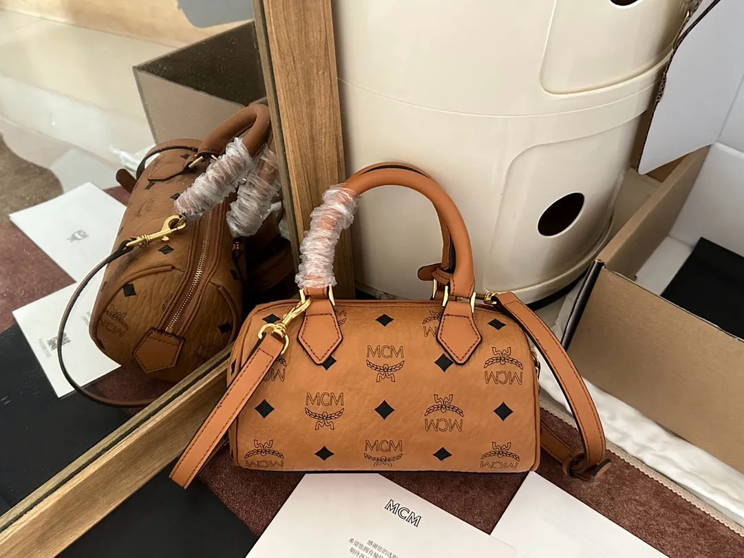 牛皮 MCM 对柜mc家 款号 雙肩包 实用雙肩款