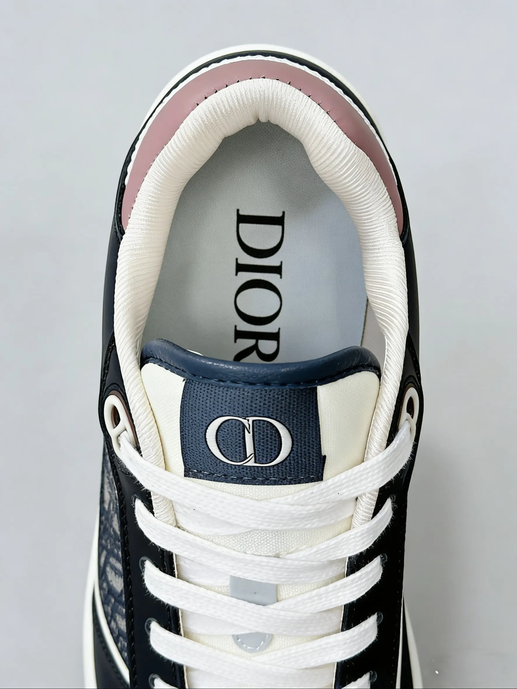 Dior 黑色 运动鞋(數字7) Dior 黑色 运动鞋(數字7)