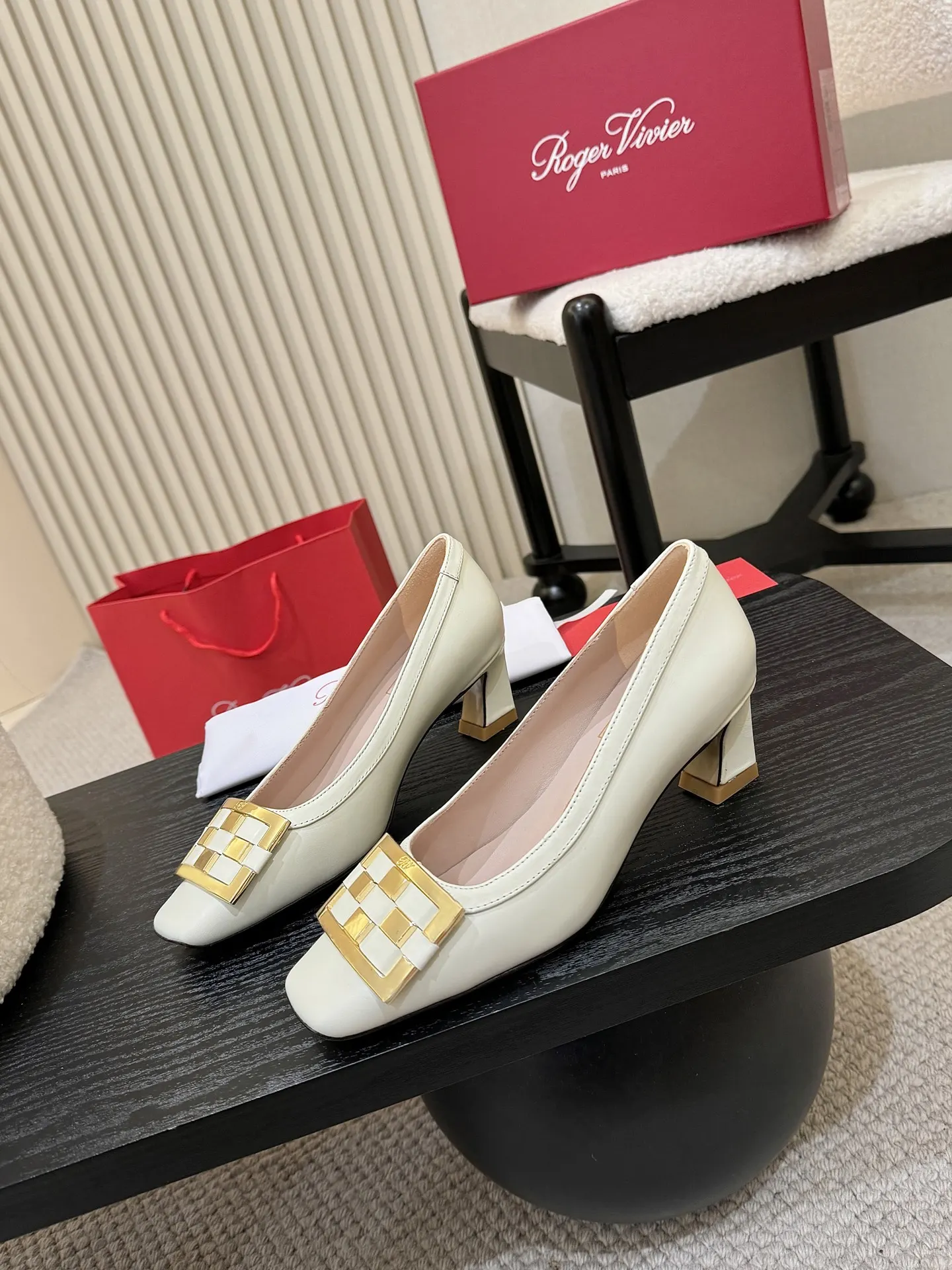 Roger Vivier 运动鞋 休闲百搭款 款03