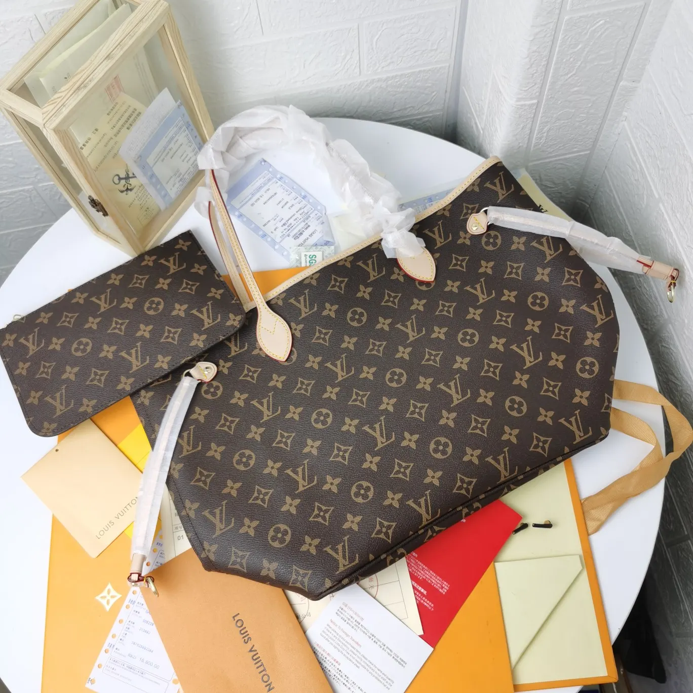 LV Neverfull 老花 牛皮 手拿包 精致手拿款