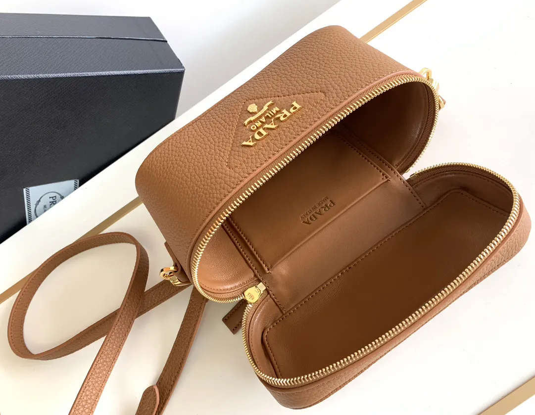 Prada 1Bh202P610 Top Handle Bag Commuter