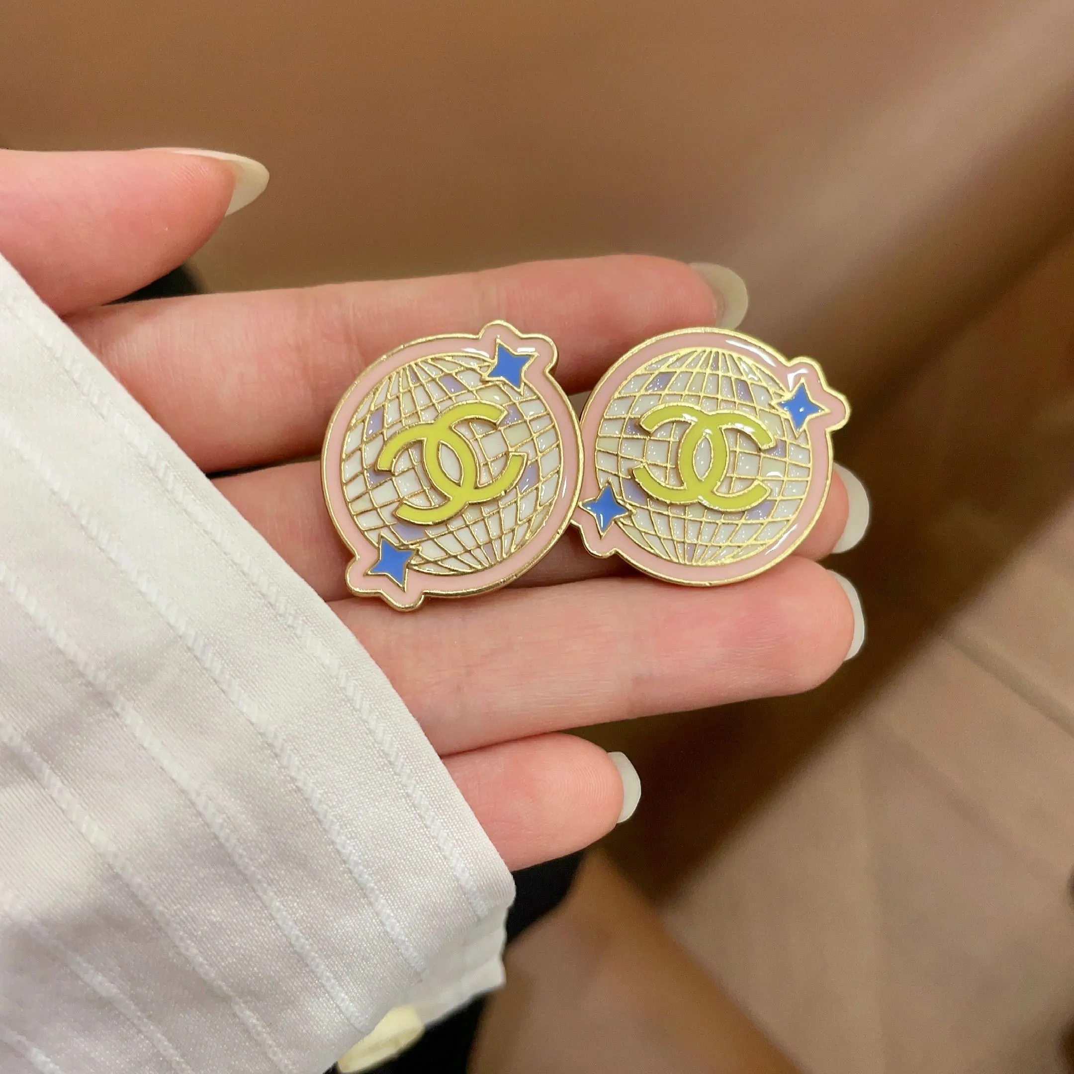 Chanel 双C 耳钉 小巧点缀 耳饰