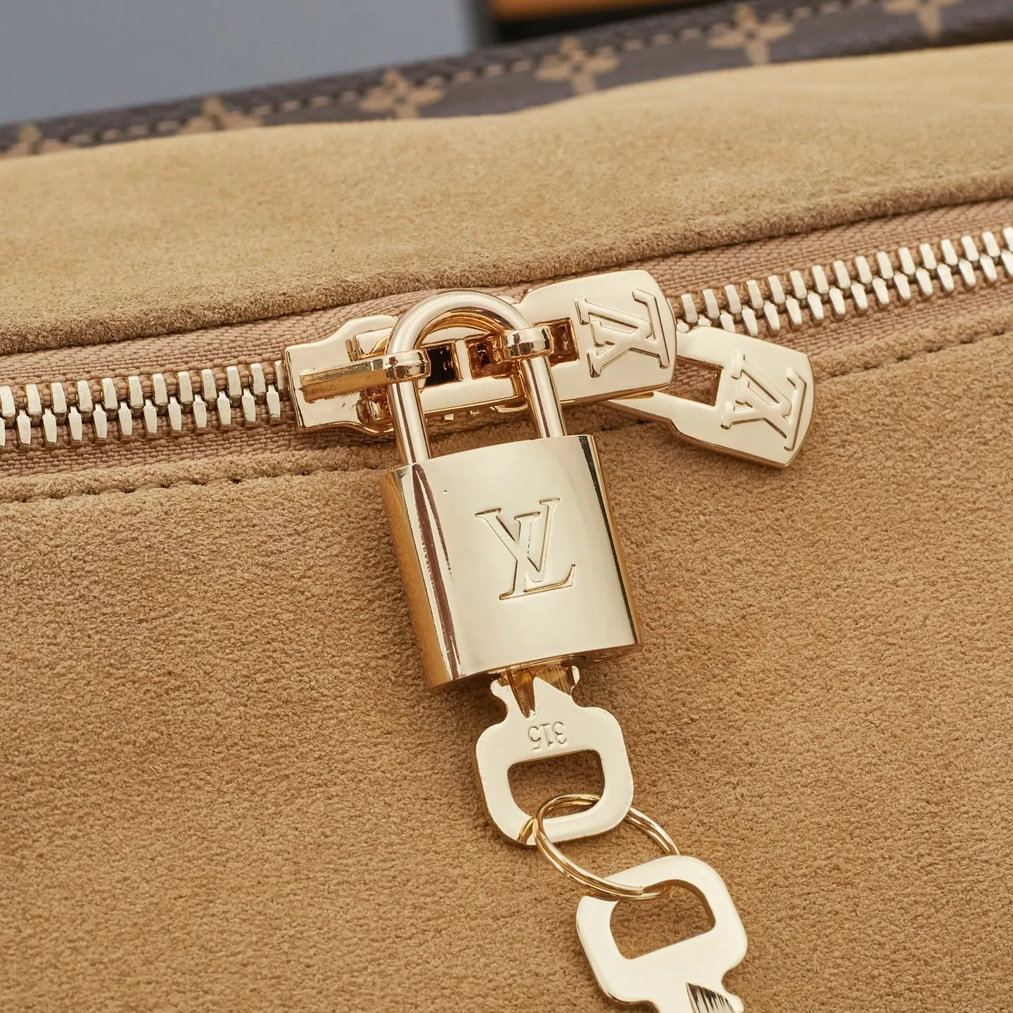 Keepall 牛皮 充裕空间结合灵活背携方式 成就都市旅行者的理想之选 旅行袋 大容量旅行款