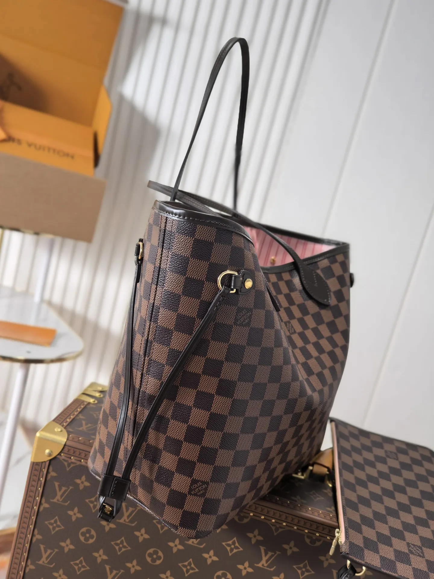 Neverfull 老花 帆布 手拿包 精致手拿款