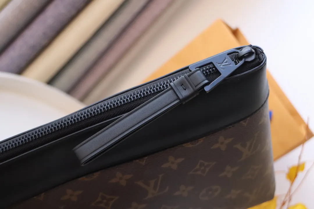 老花 帆布 老花 Pochette Voya 手拿包 精致手拿款