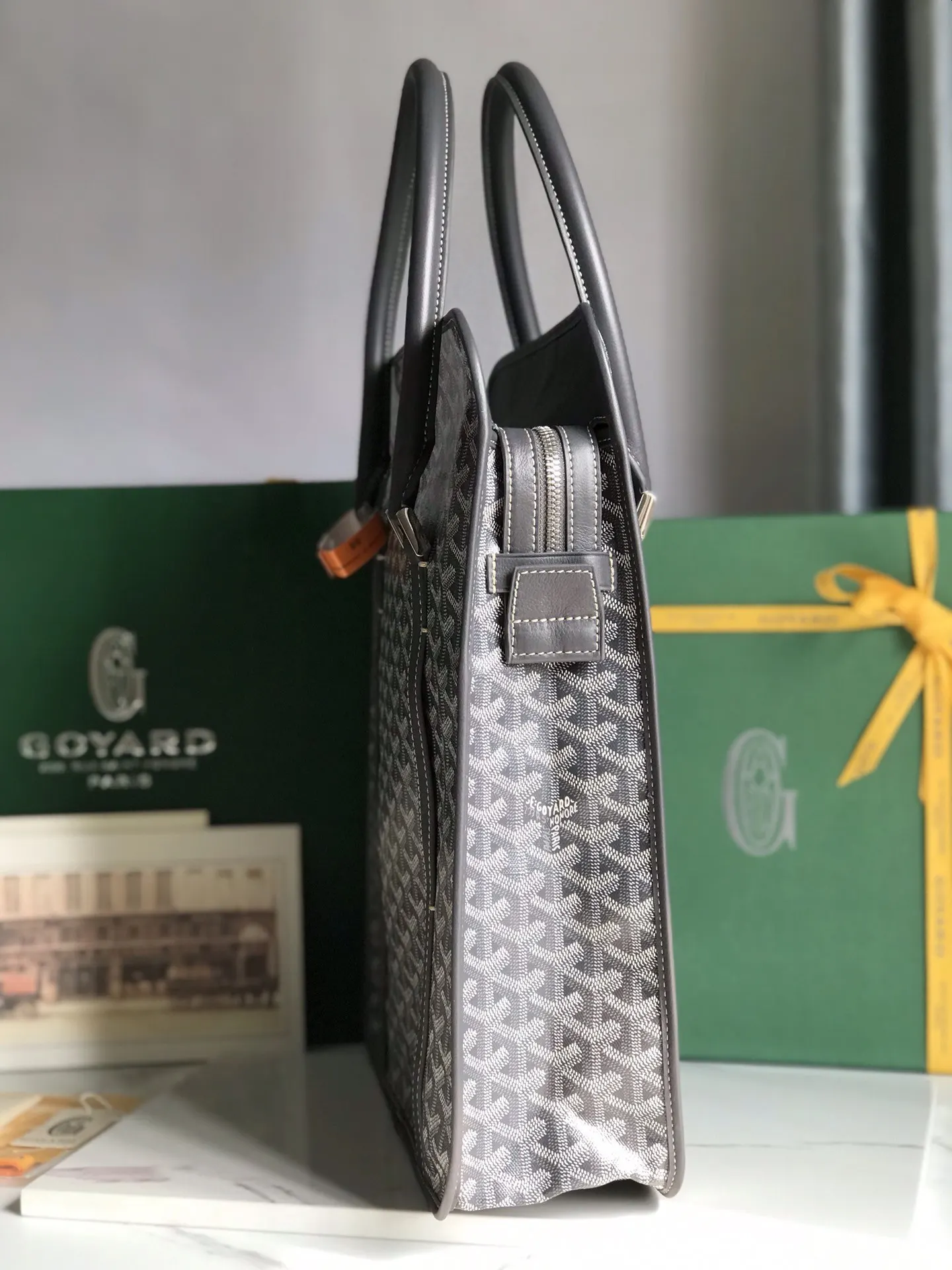 Goyard 皮革 Bourgogne竖款公文包 重新演绎了 商務通勤款