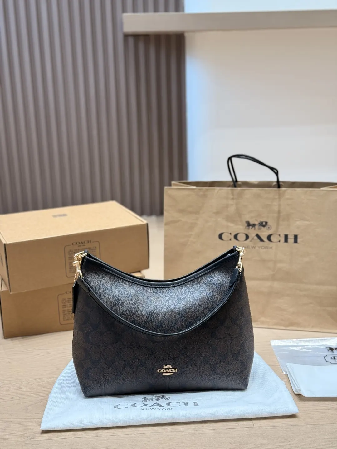 Coach 牛皮 腋下包 复古腋下背款