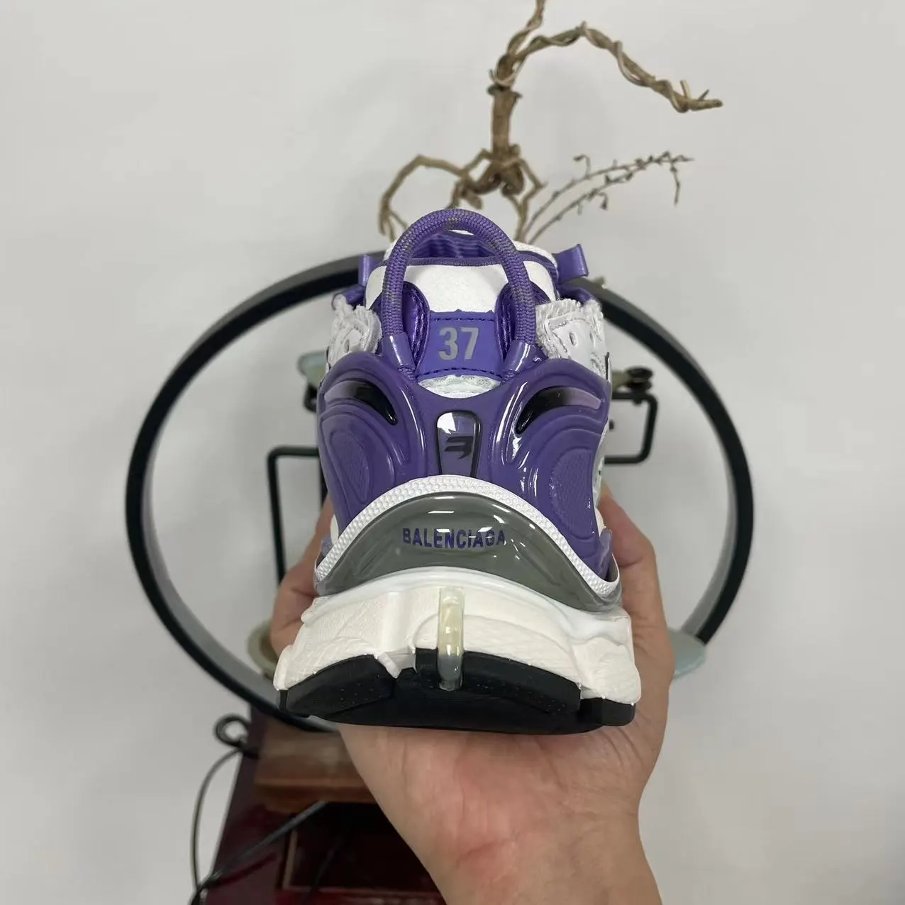 Balenciaga 7代 白紫 运动鞋 休閒运动(數字6) Balenciaga 7代 白紫 运动鞋 休閒运动(數字6)
