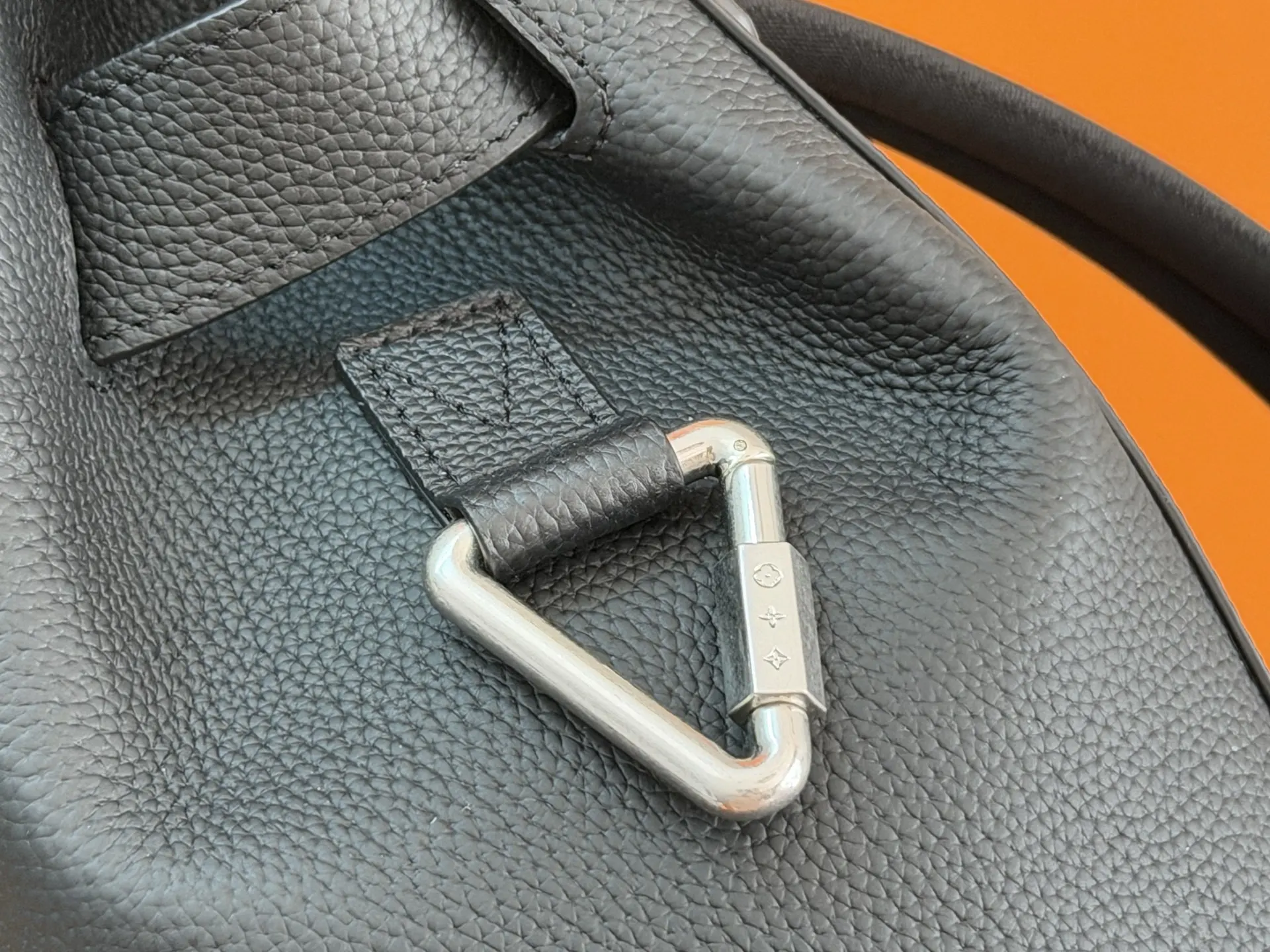 LV 牛皮 双肩包 实用双肩款