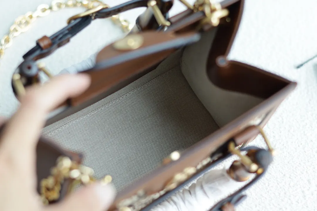 Gucci 帆布 秀款满钻Diana Diana迷你托特包以饰水 大容量托特款