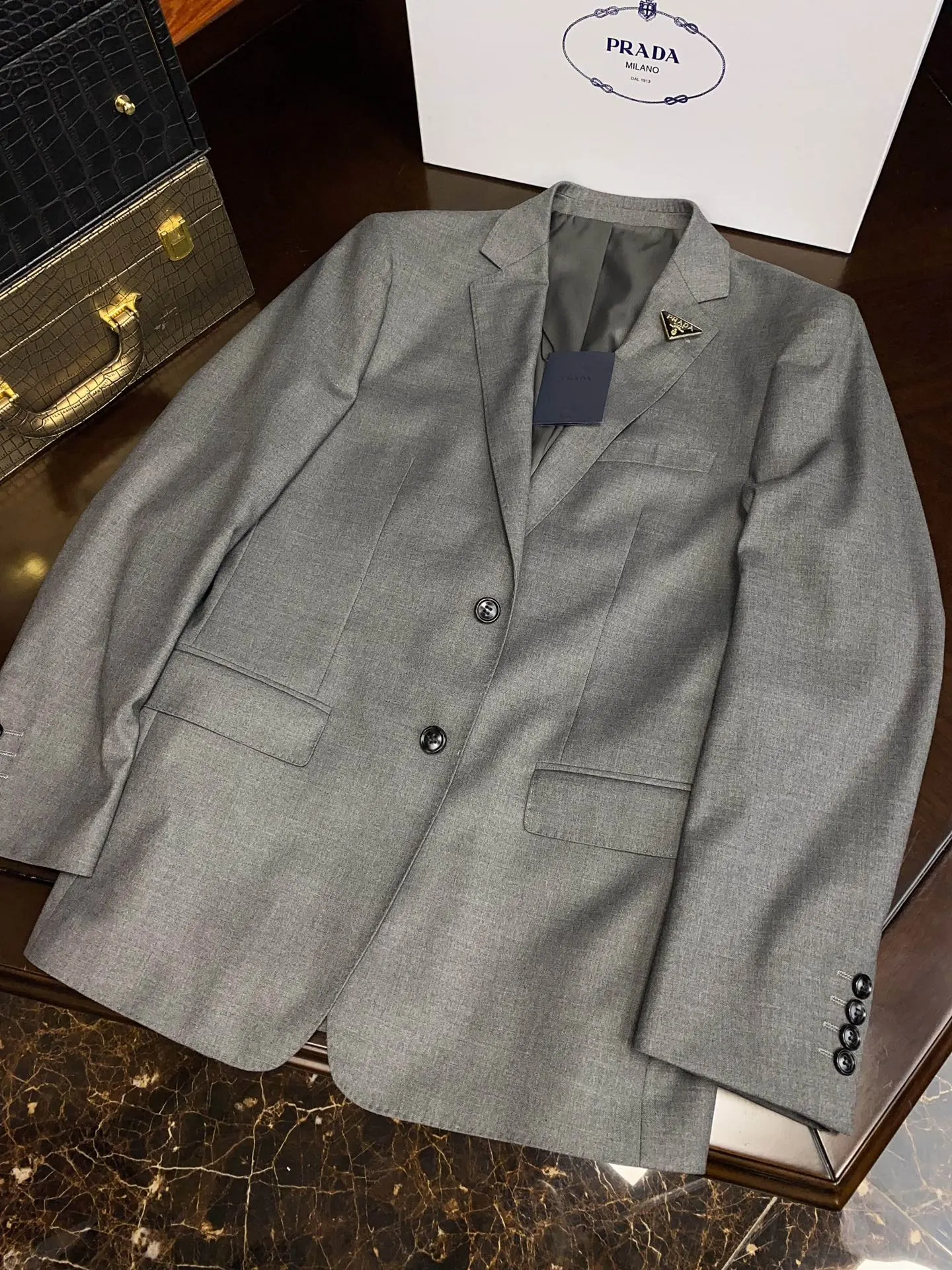 PRADA 西装套装 商务休闲款