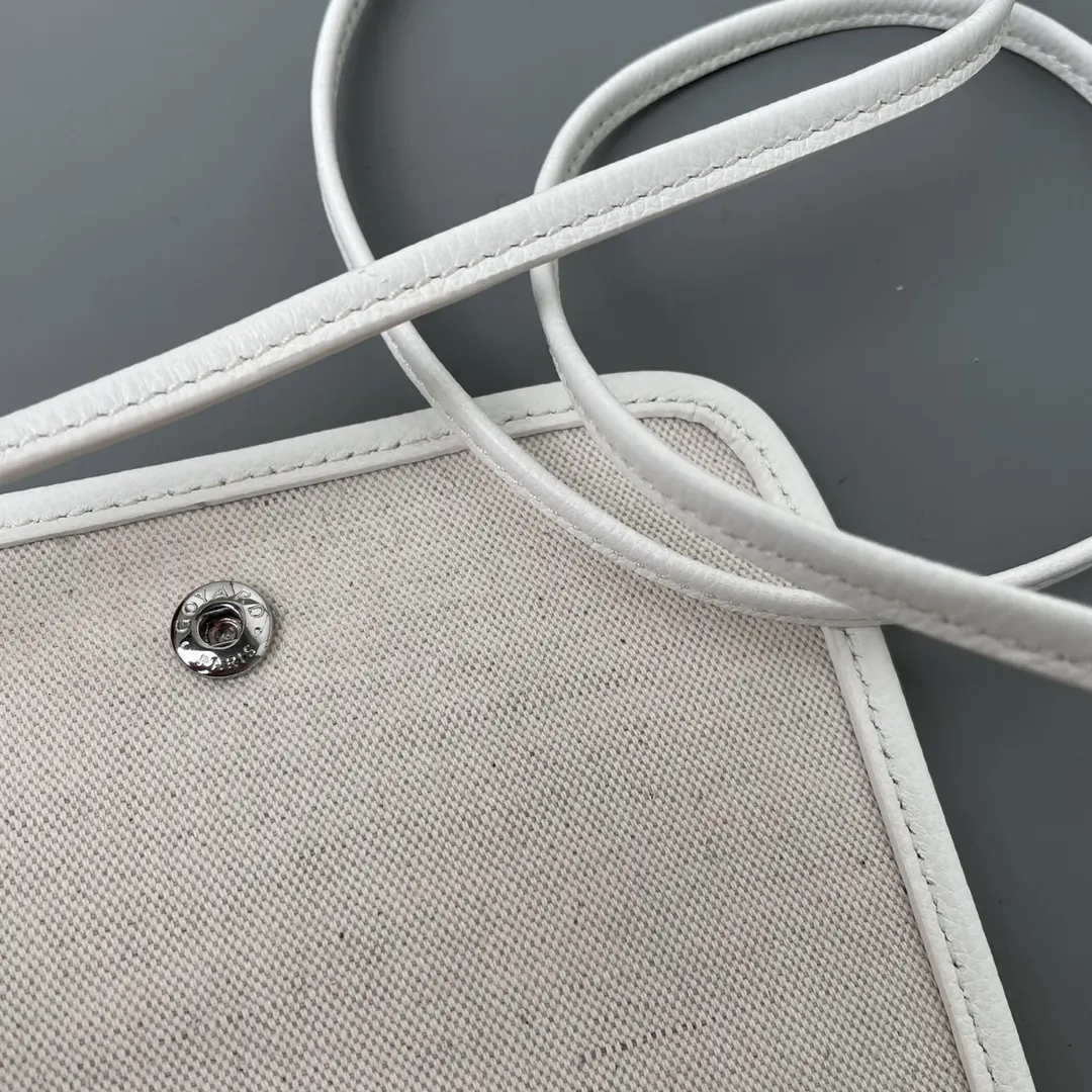 Goyard Clutch Bag Image 9 Goyard Clutch Bag Image 9