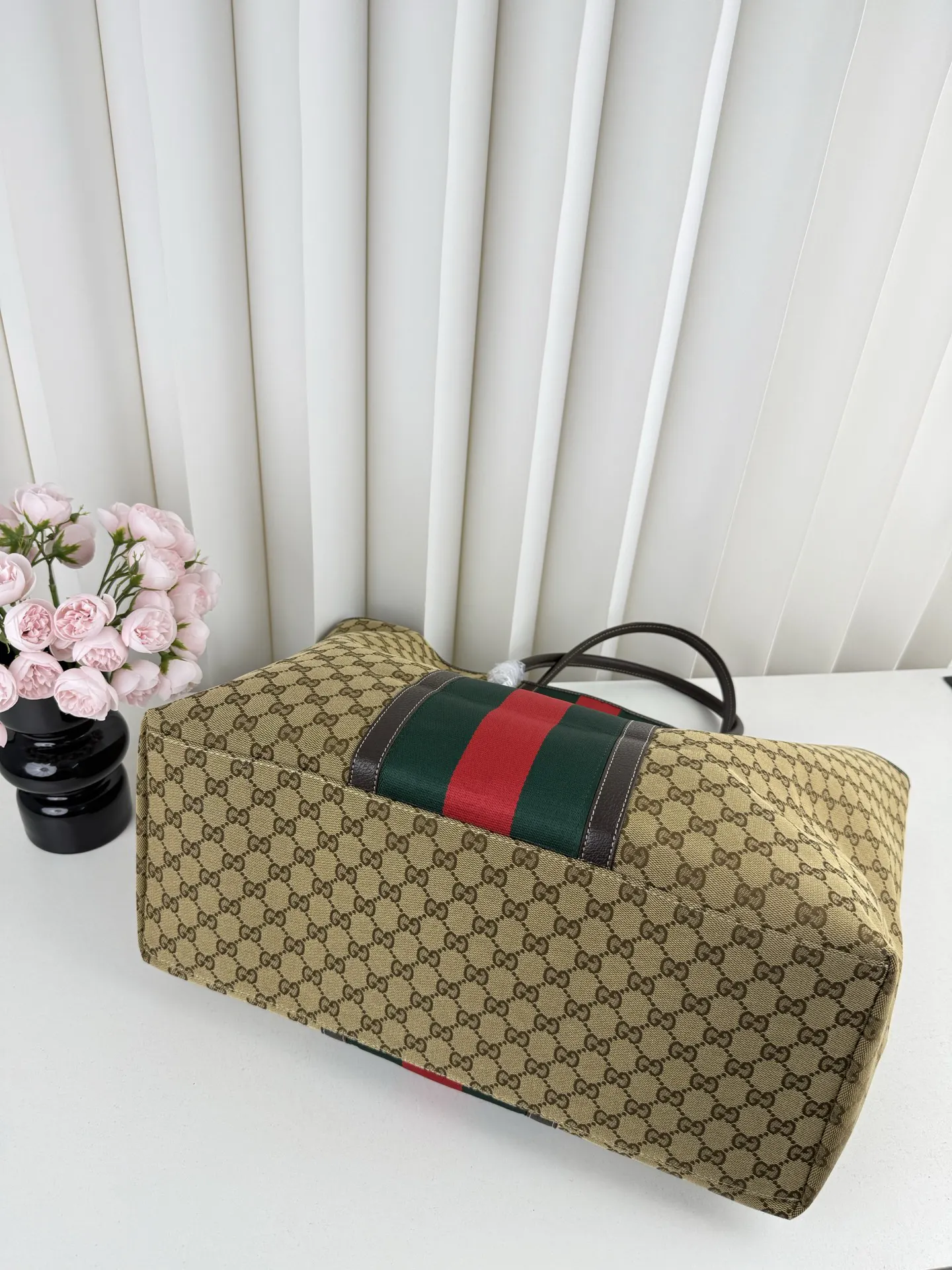 Gucci 老花 帆布 手柄皮質厚实 握感舒適 拉链顺滑 取物超方便 托特包 大容量托特款