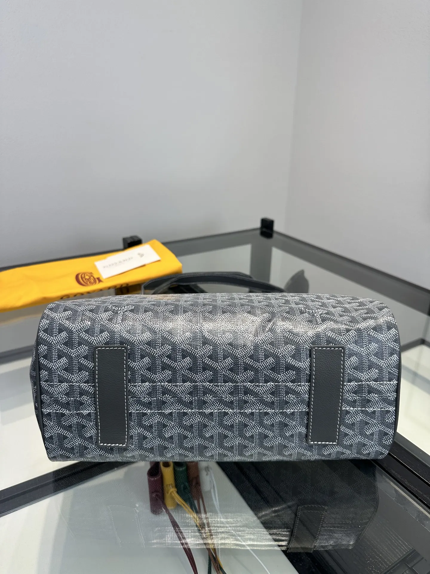 Goyard 灰色 无论你喜欢哪一种风格 低调内敛或高调前卫 休闲或精致 收纳包 旅行收纳款