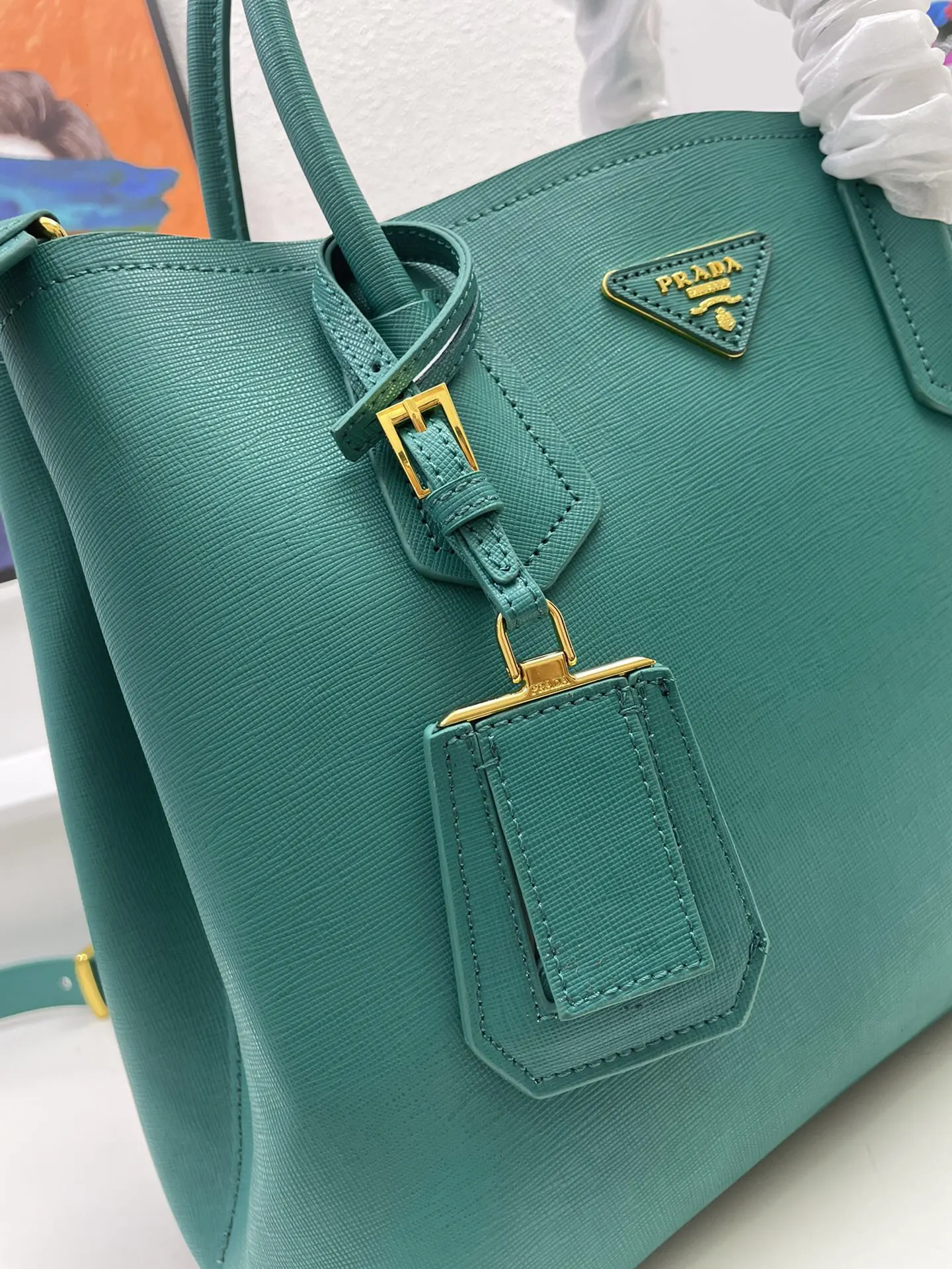PRADA Saffiano十字纹牛皮 购物袋 轻便实用款