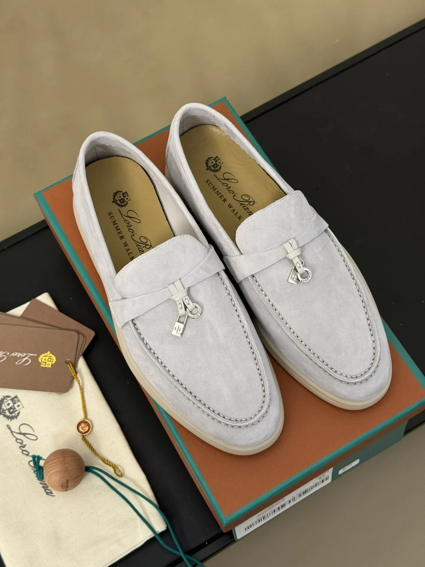 Loro Piana 運動鞋 休閒百搭款(數字3) Loro Piana 運動鞋 休閒百搭款(數字3)