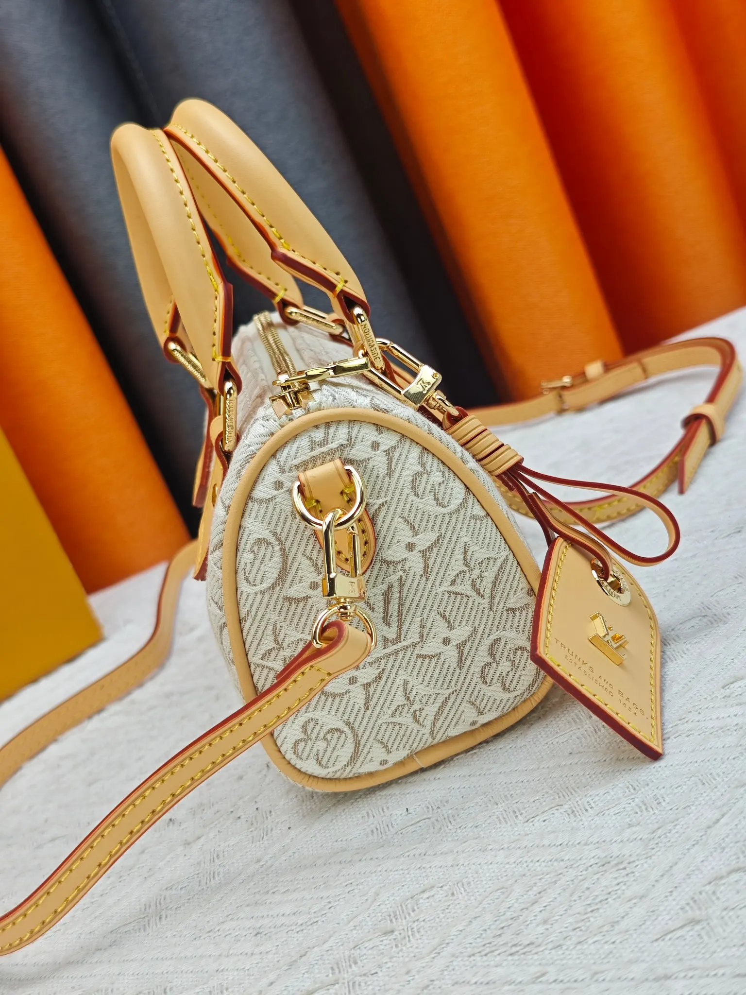 LV Speedy 白色 牛皮 收納包 旅行收納款
