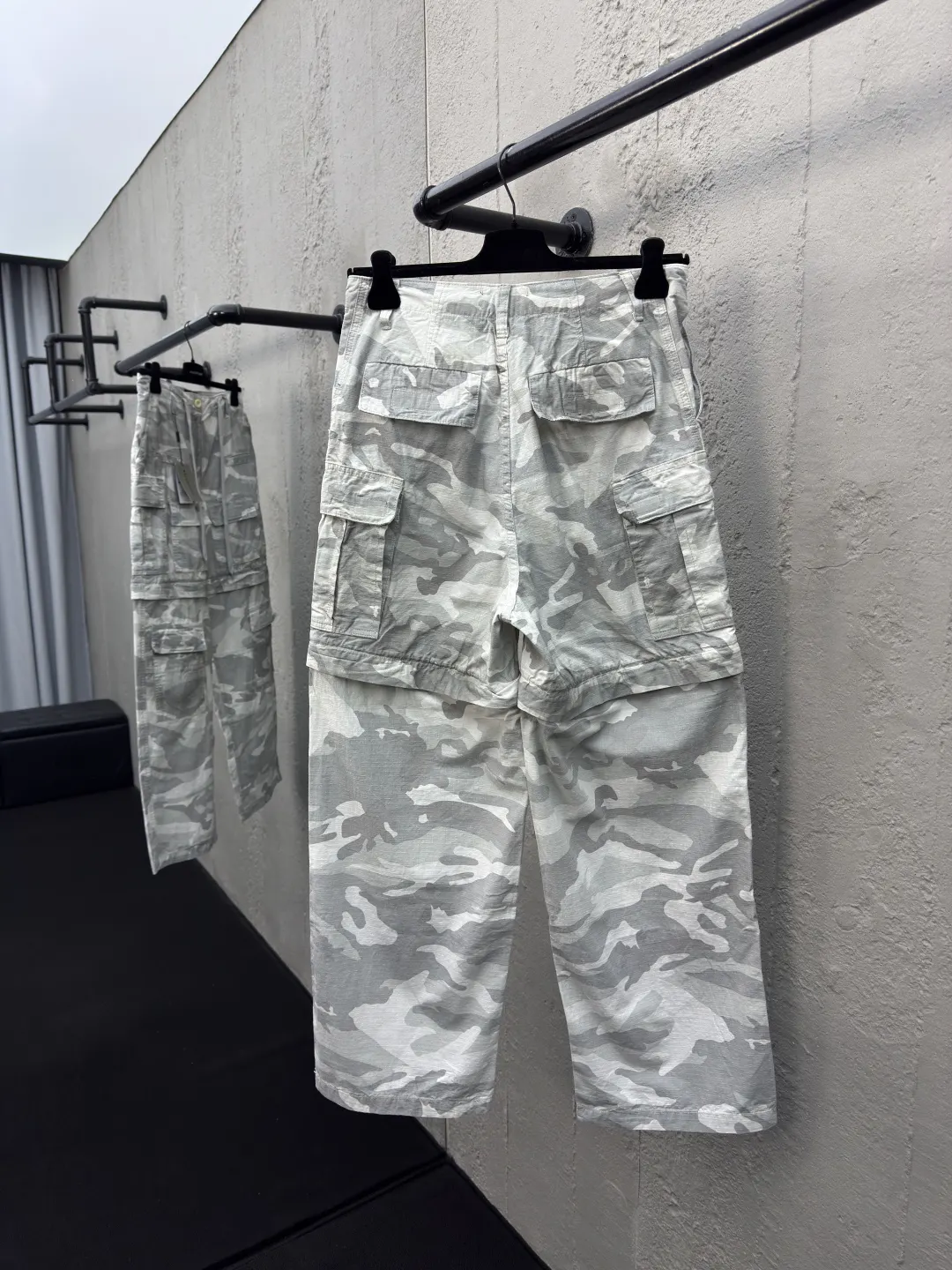 Balenciaga 灰色 裤子
